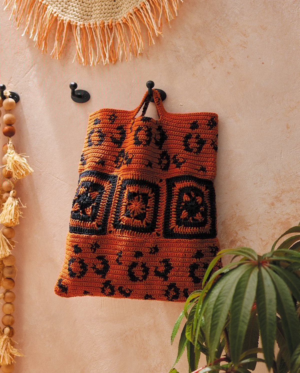 Oran Tote Accessories Model