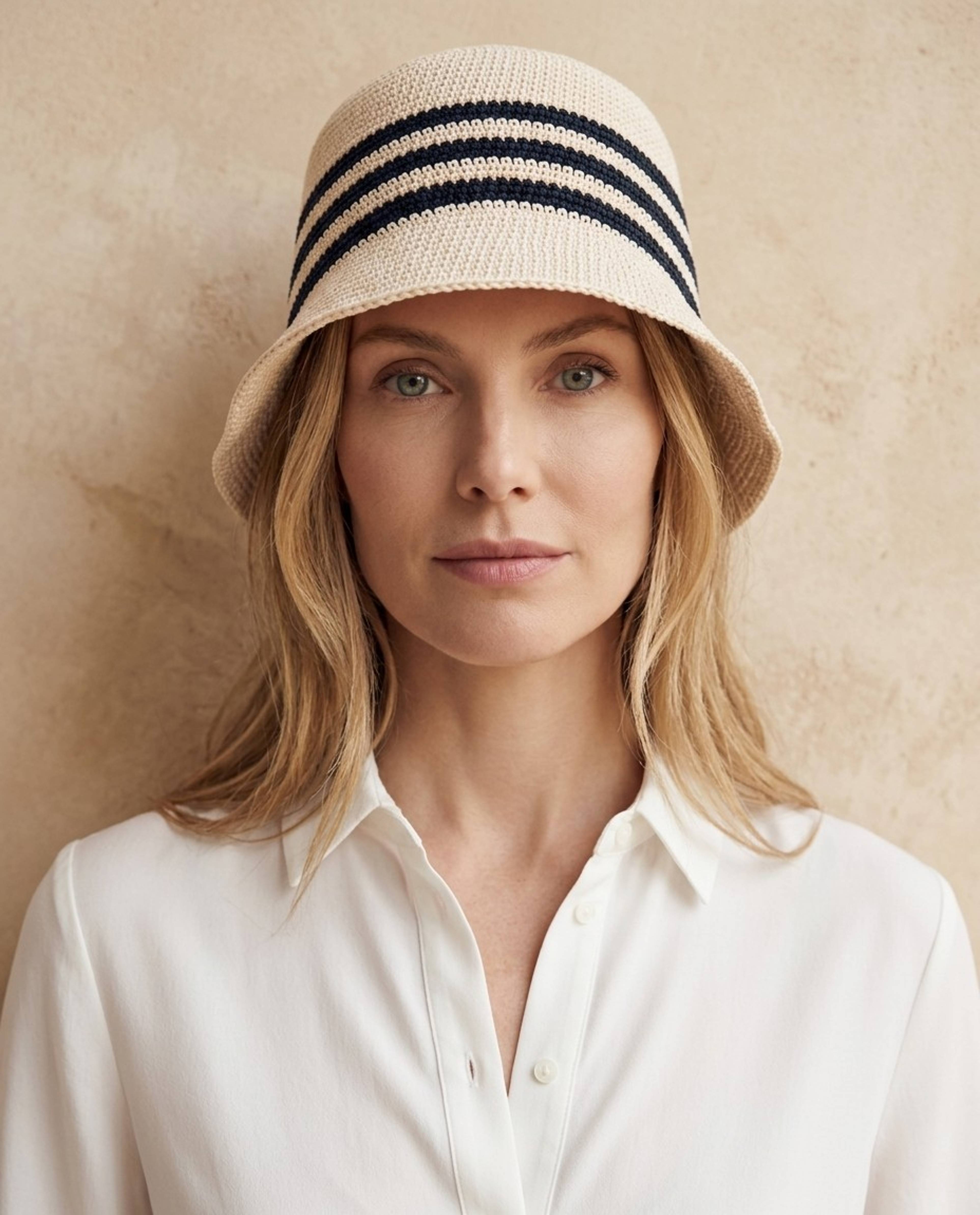 Modèle Bob Rayé Femme