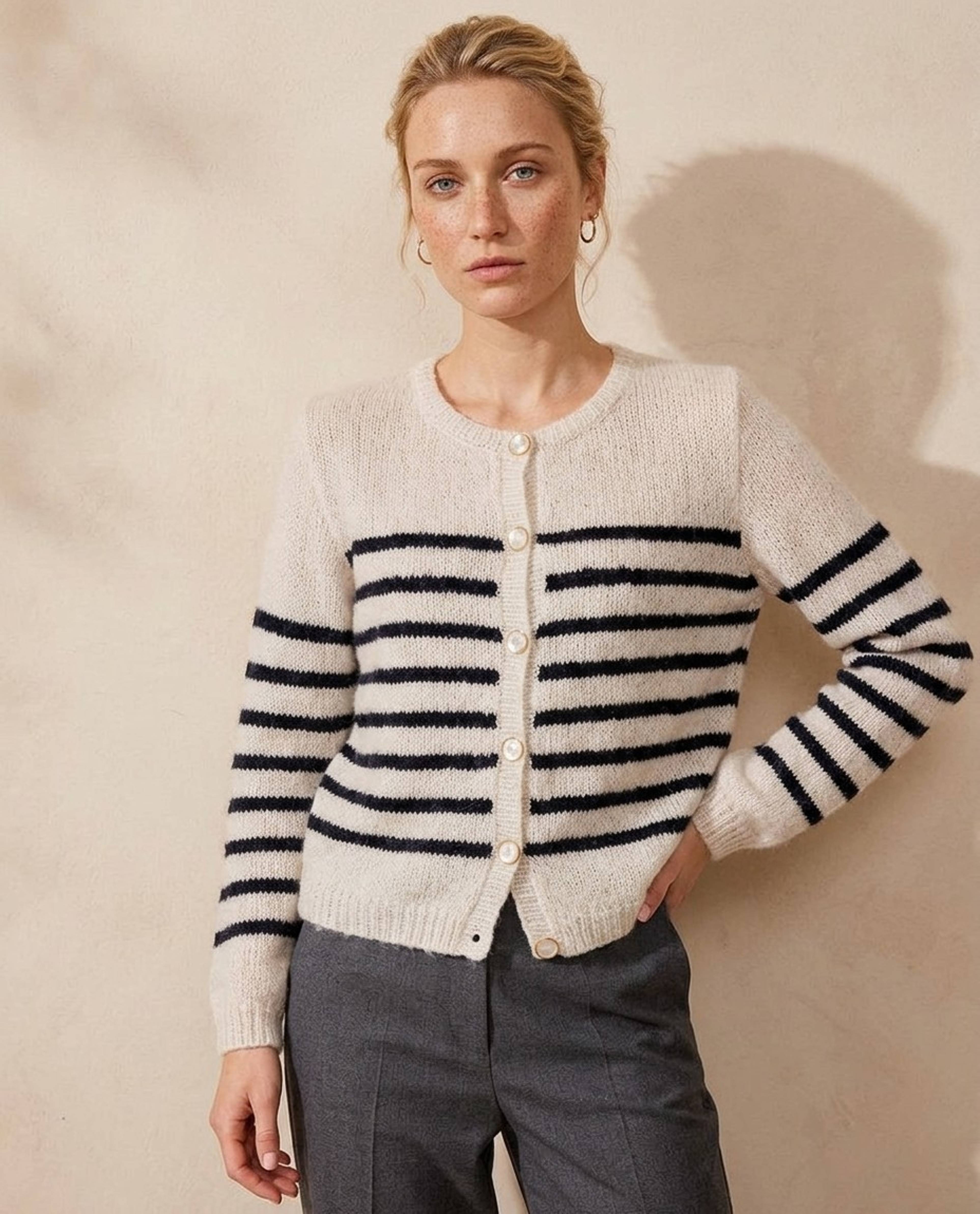 Zarina Phil Venus Women's Cardigan Model
