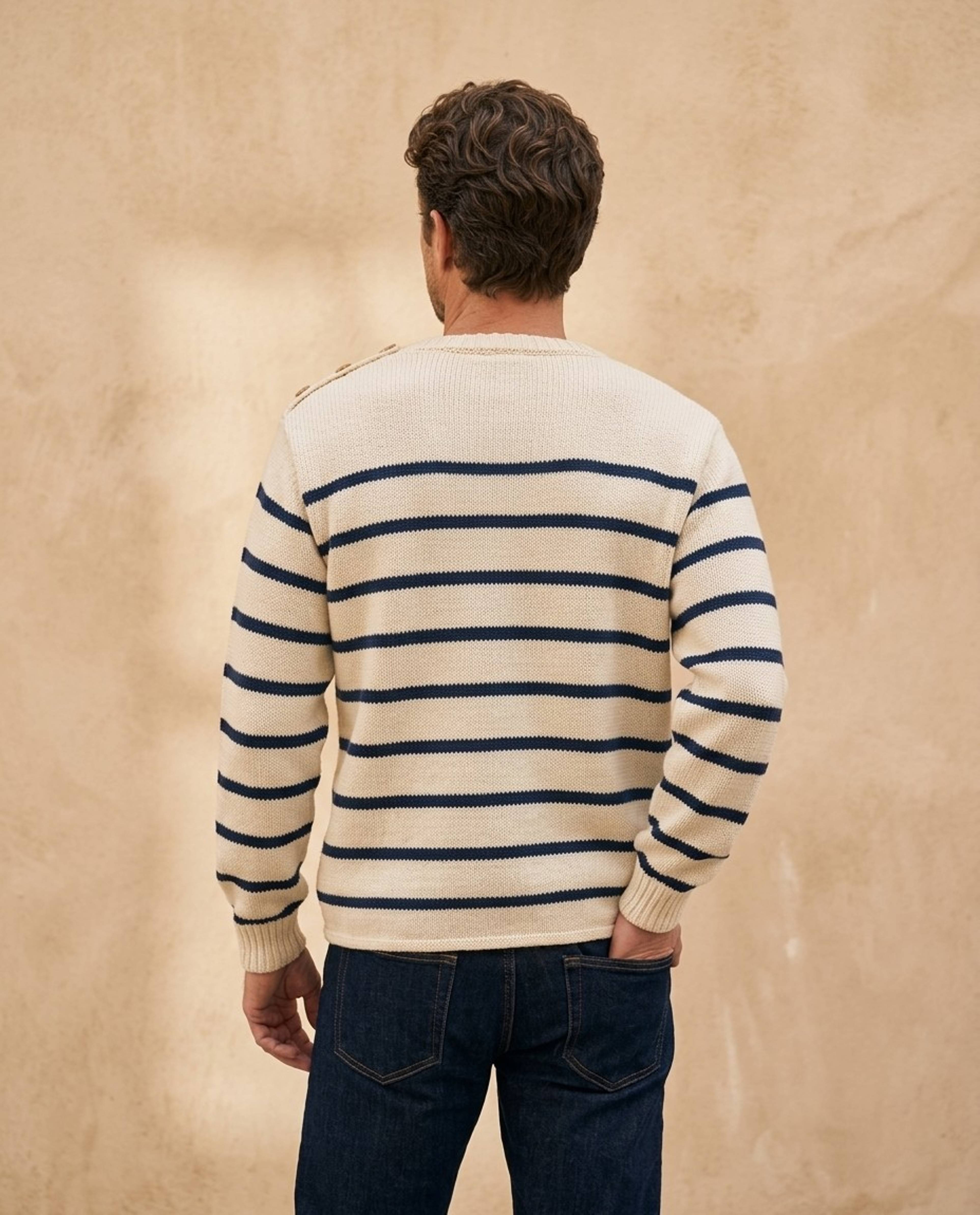 Modèle Pull Homme Marin