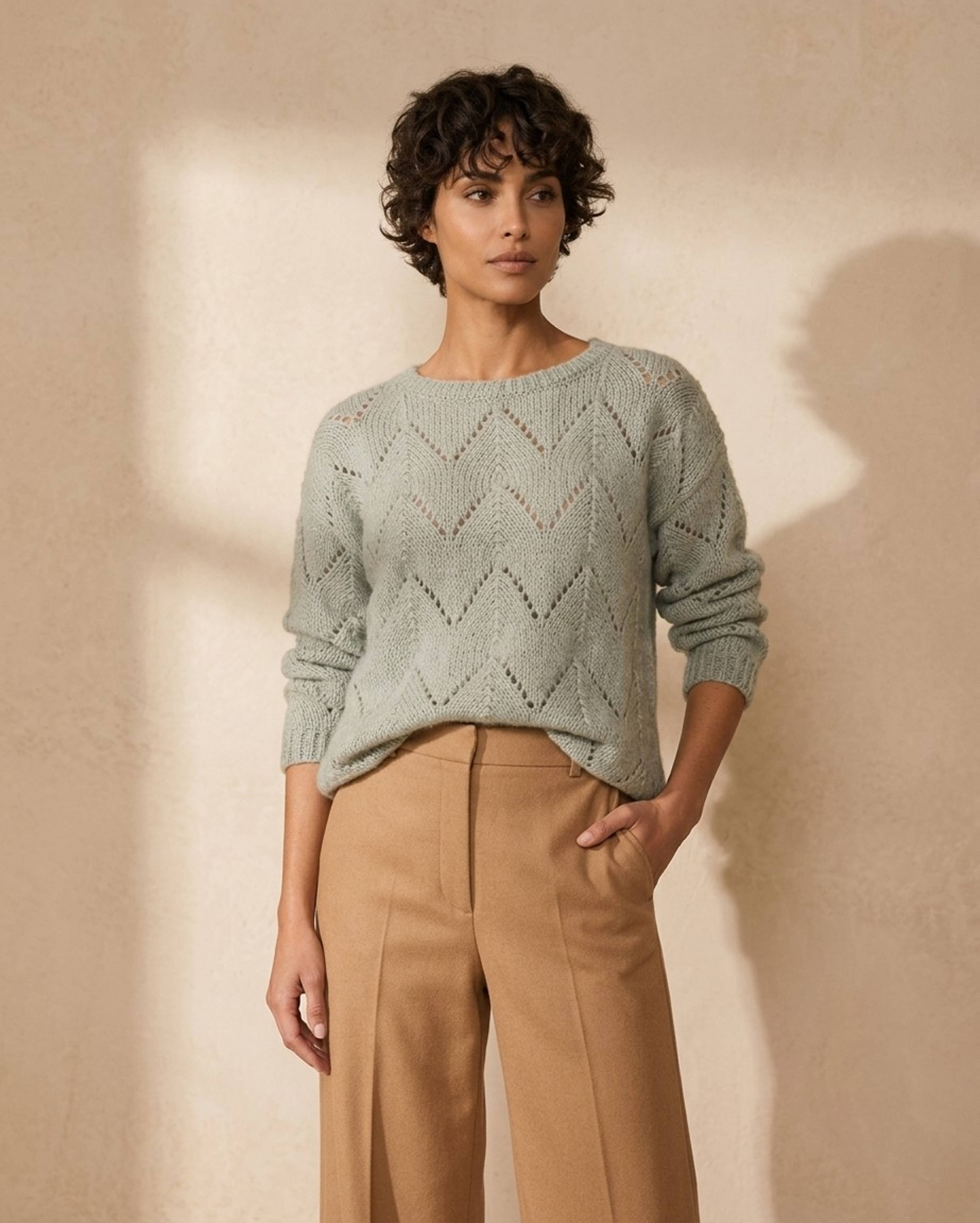 Women’s Sweater Model Gaëlla