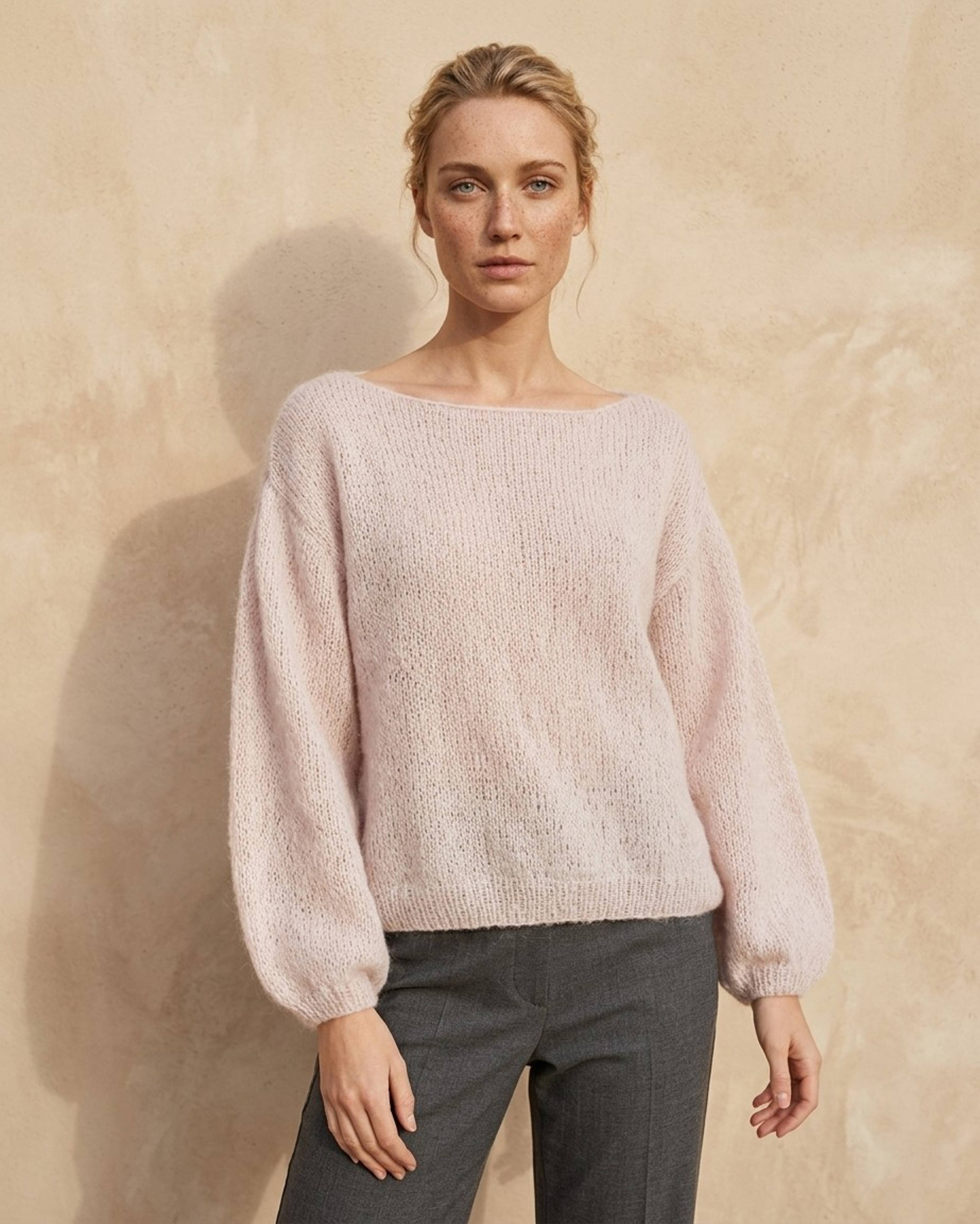 Ghalia Women's Sweater Model