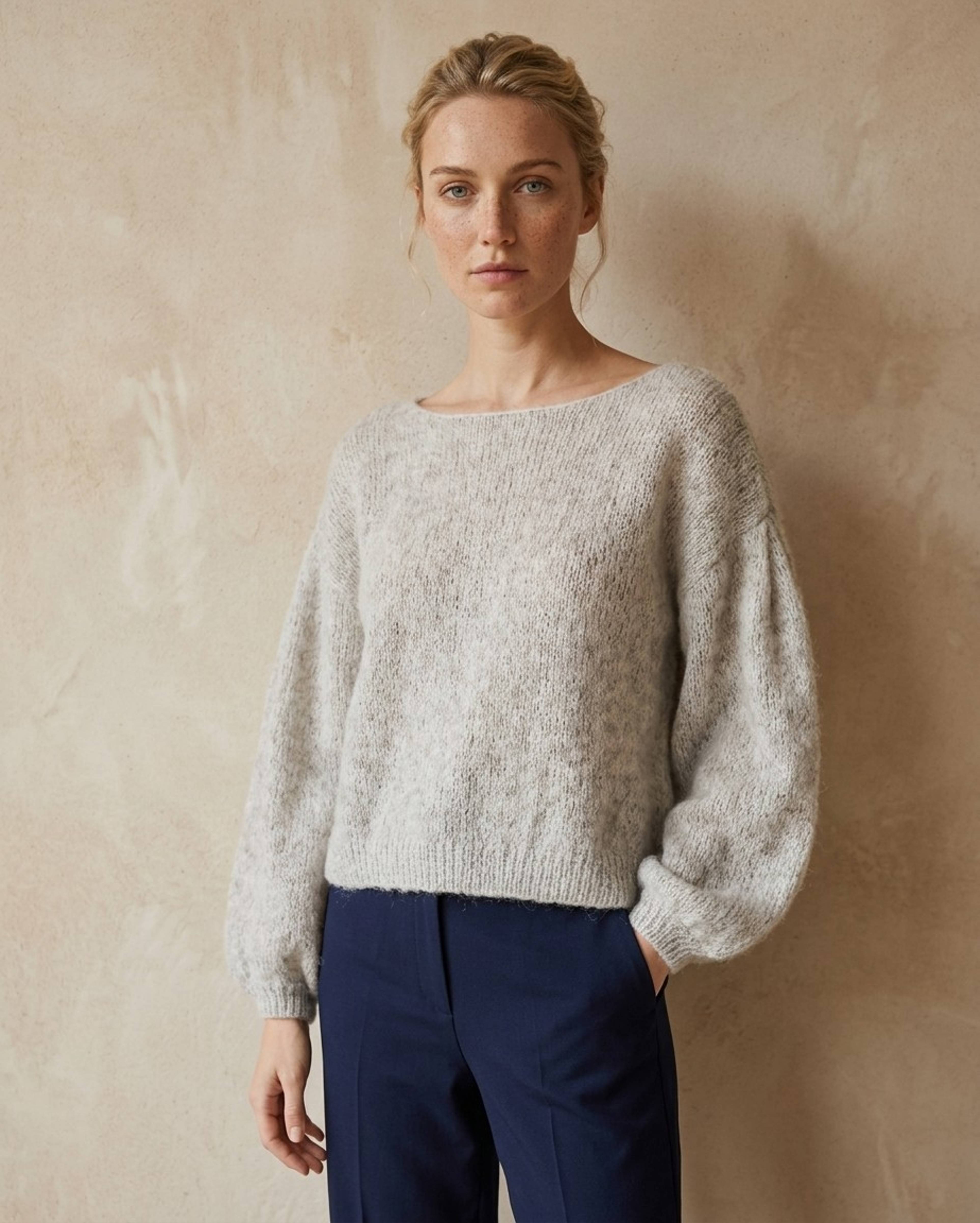 Ghalia Women's Sweater Model