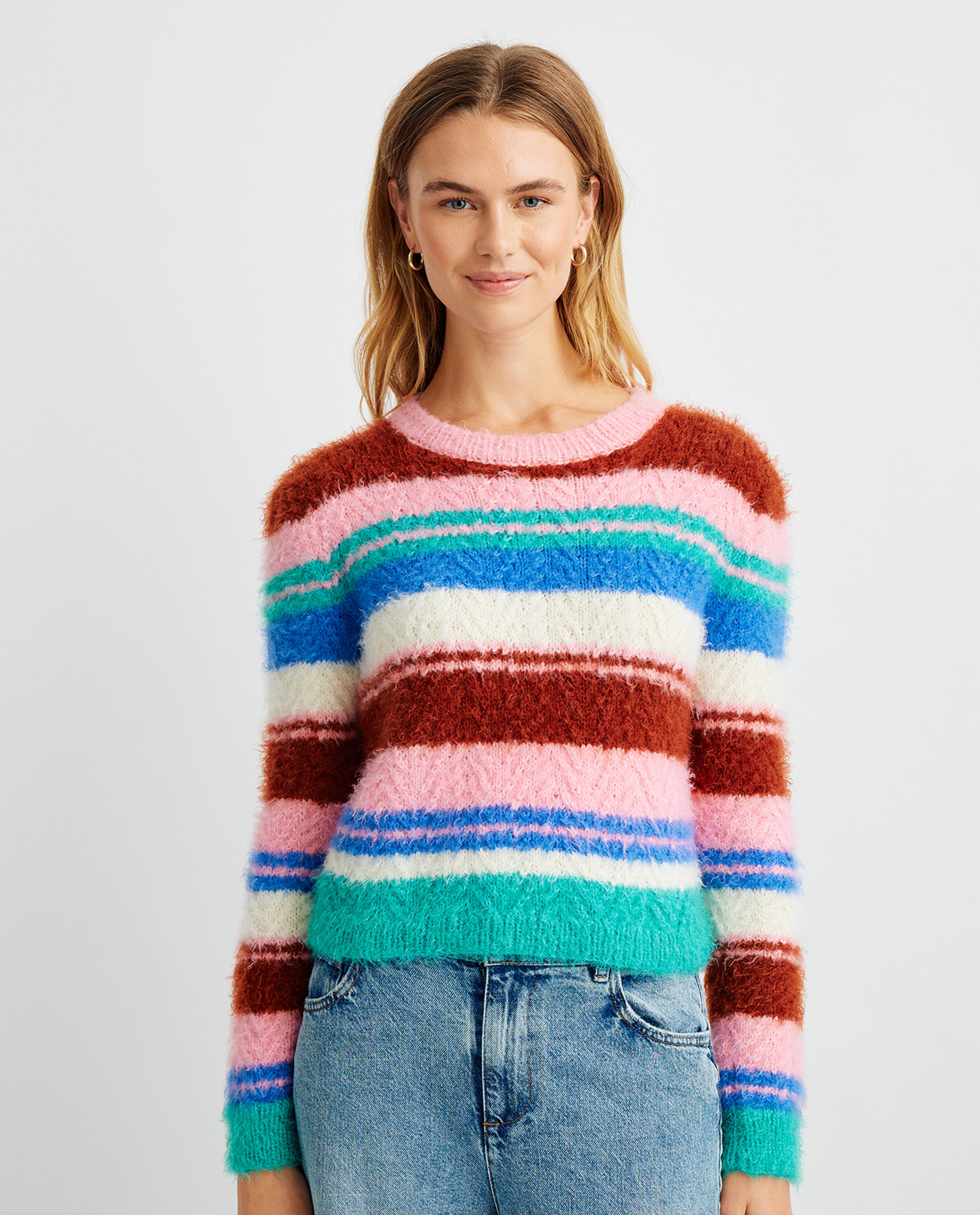 Women's Sweater Model Good