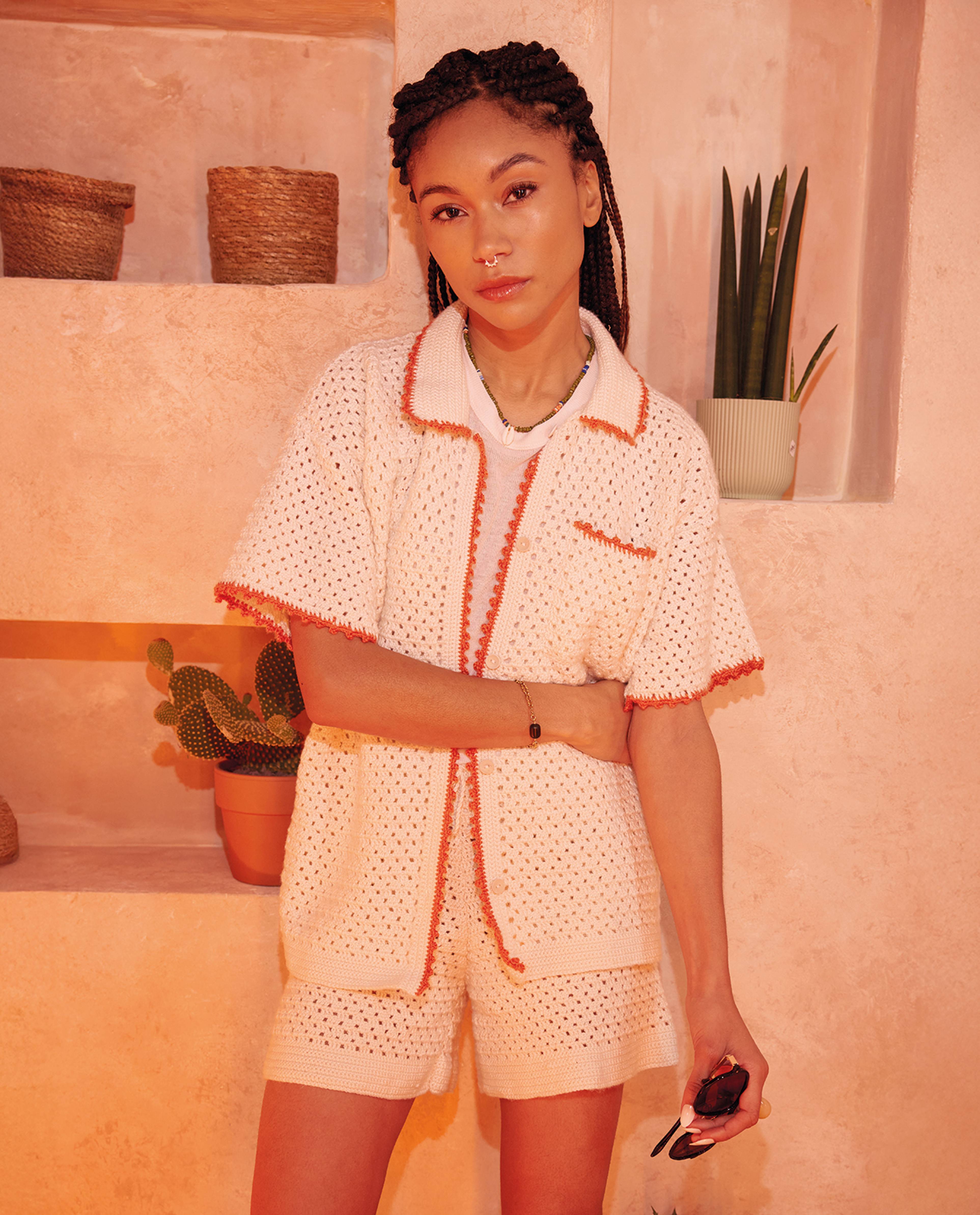 Model Amina Damesvest
