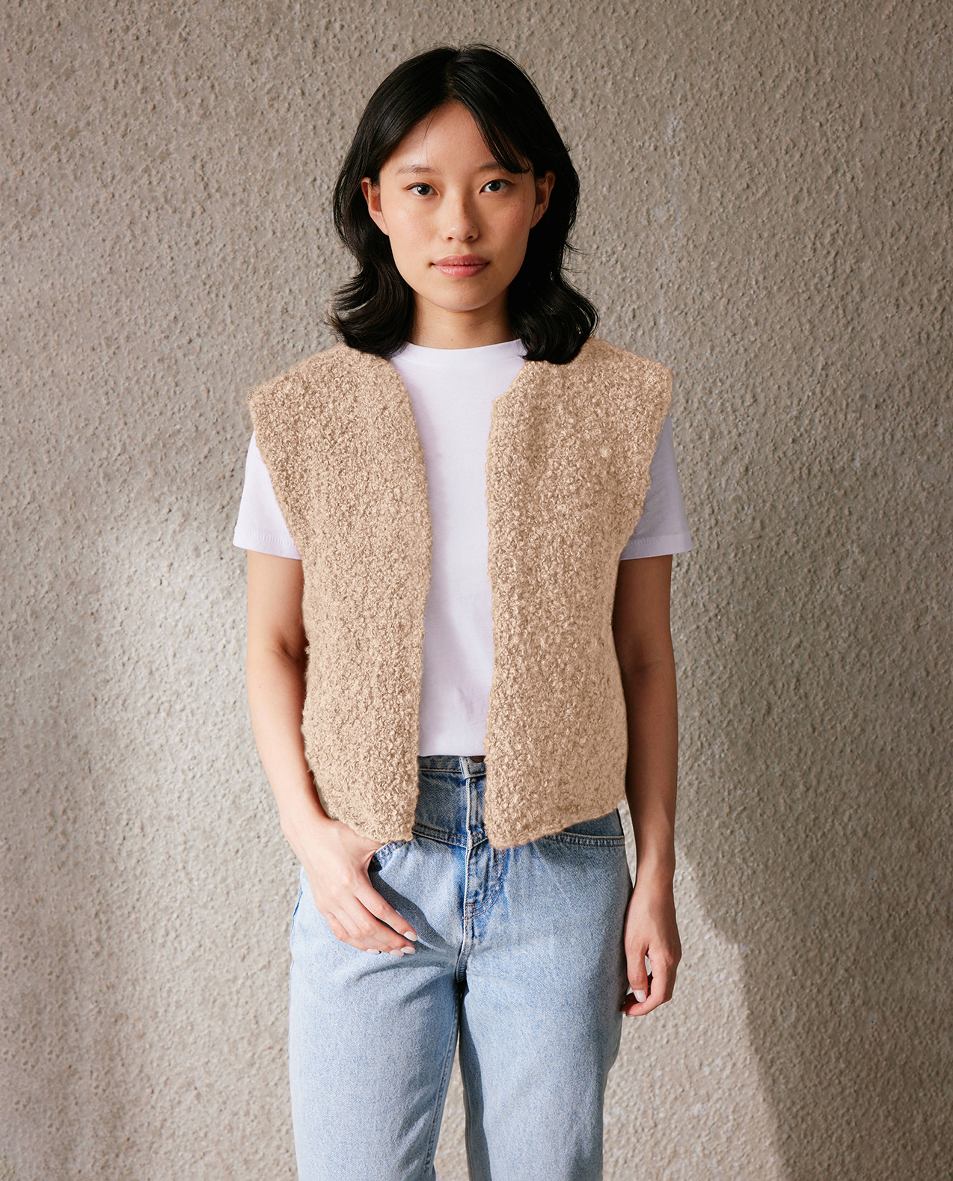 Modèle Gilet Sans Manches Bernie