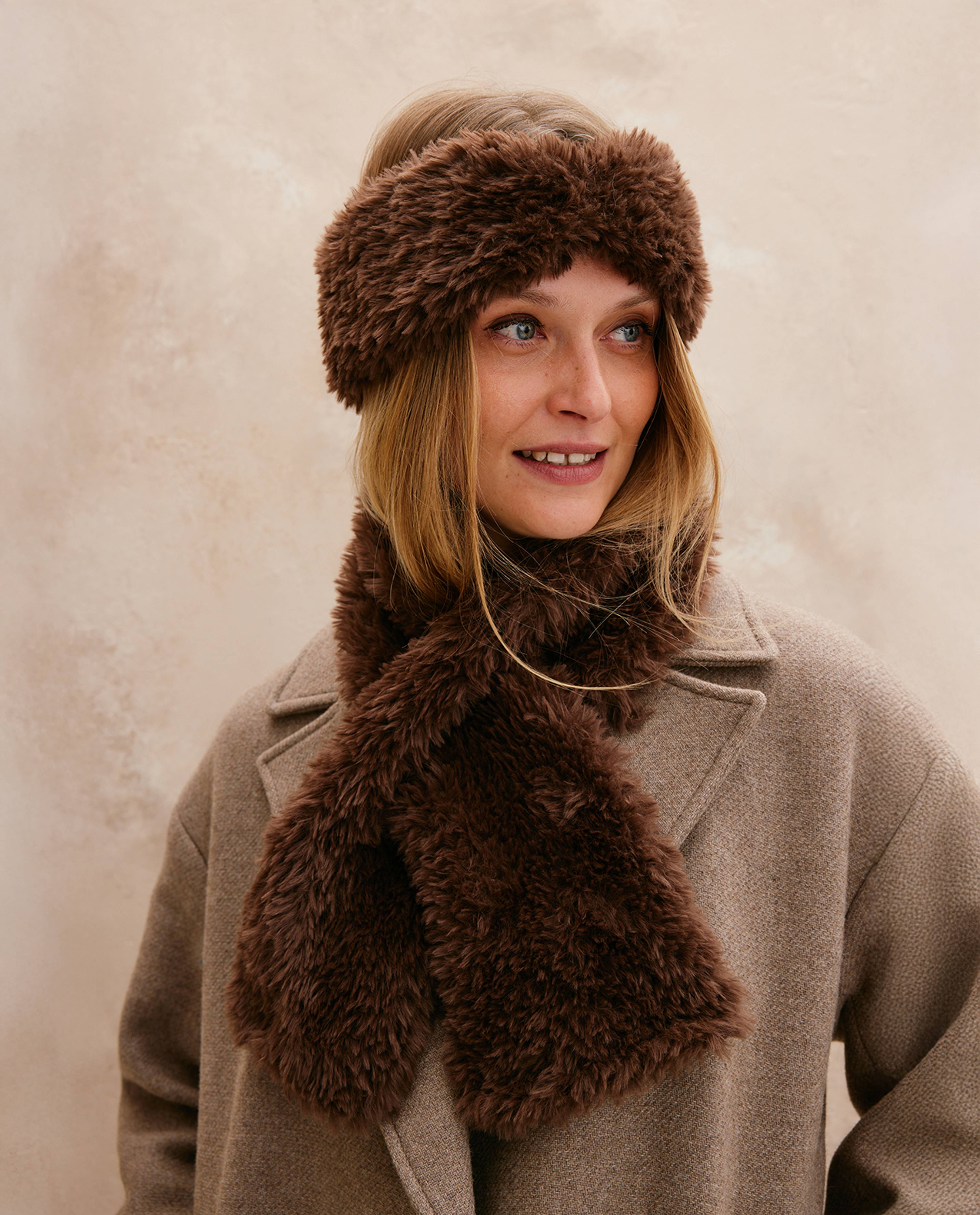 Taiga Bandeau & Sjaal Model