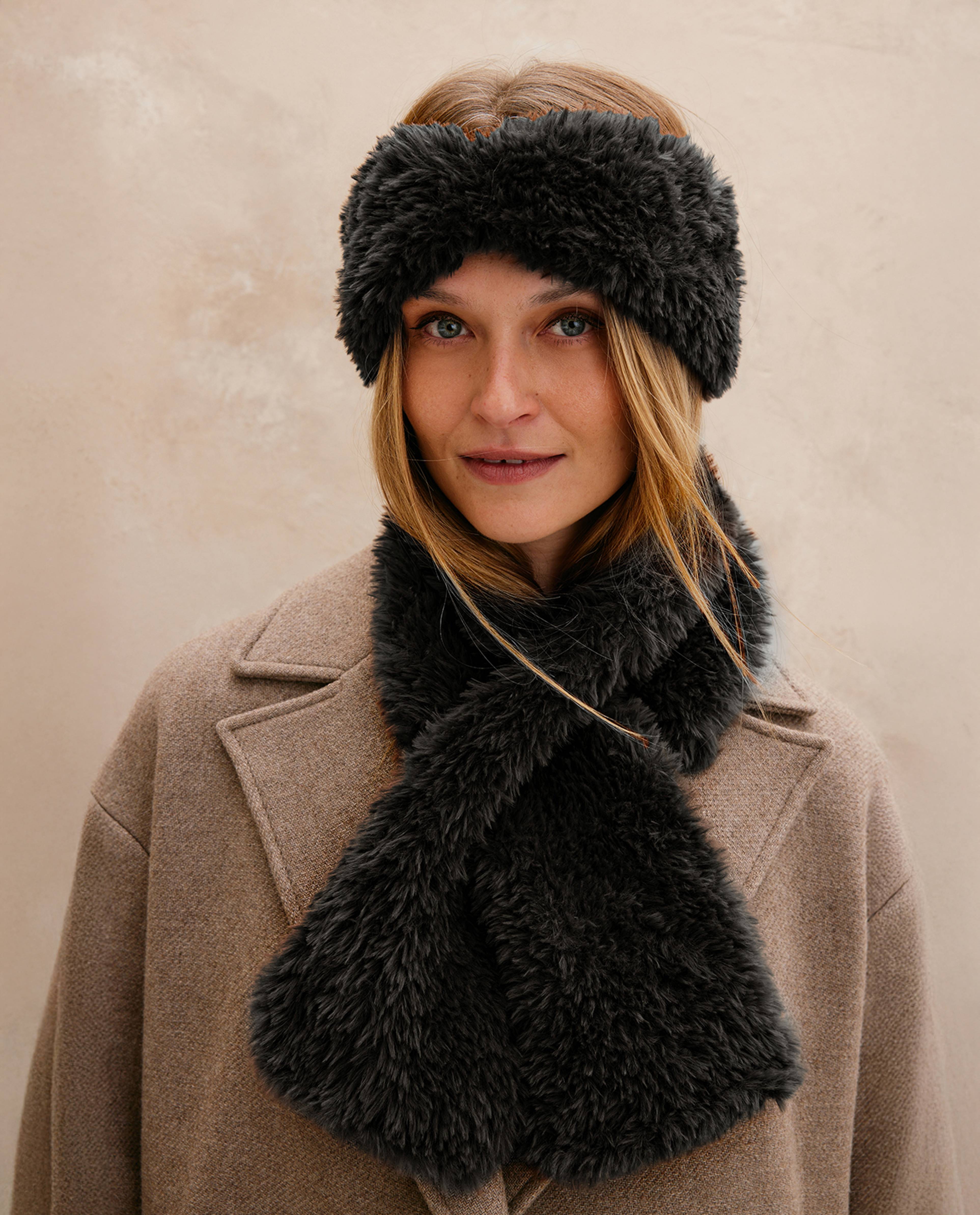 Taiga Bandeau & Sjaal Model