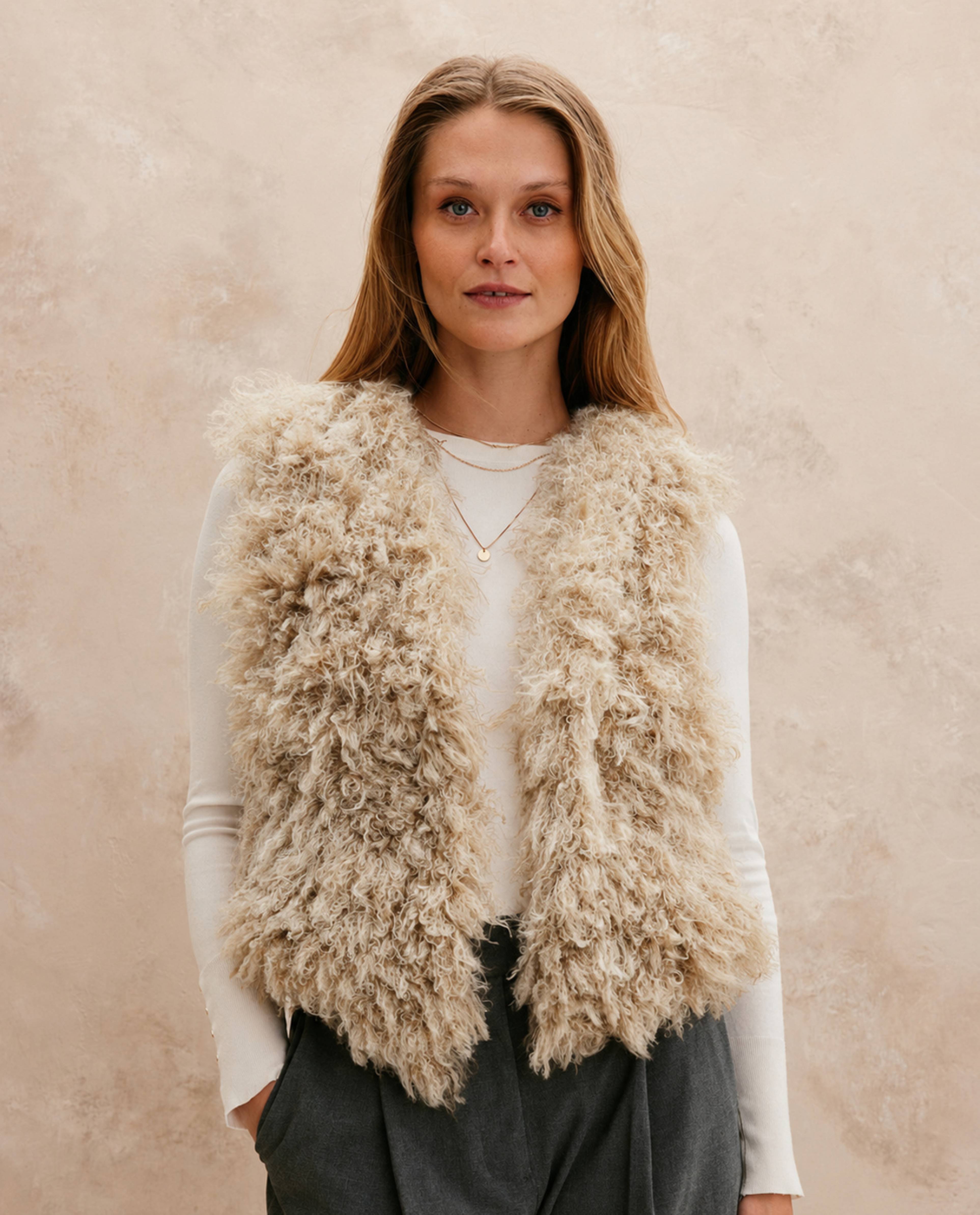 Modèle Veste Sans Manches Femme Tosca