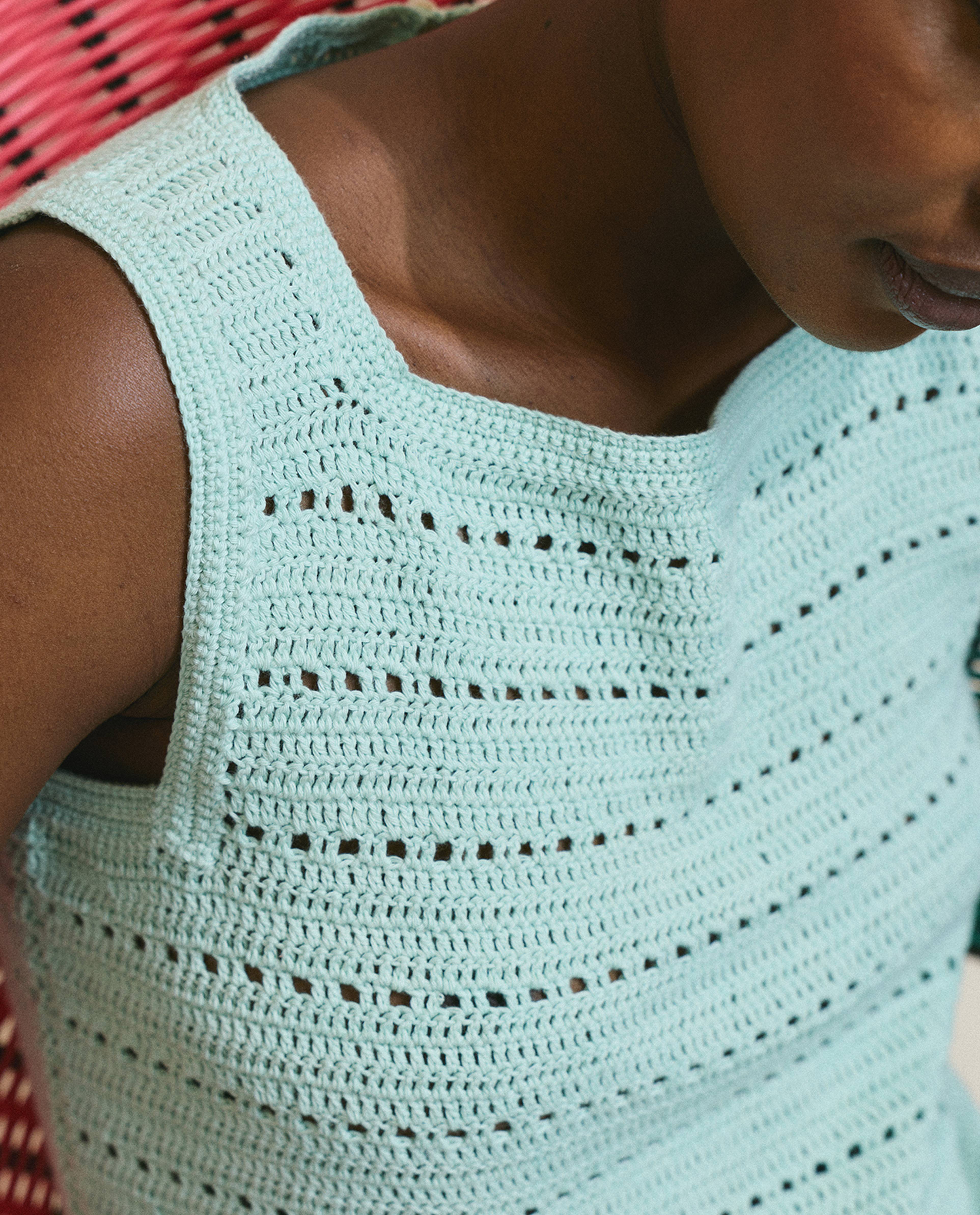 Women's Sleeveless Top Model Hugo