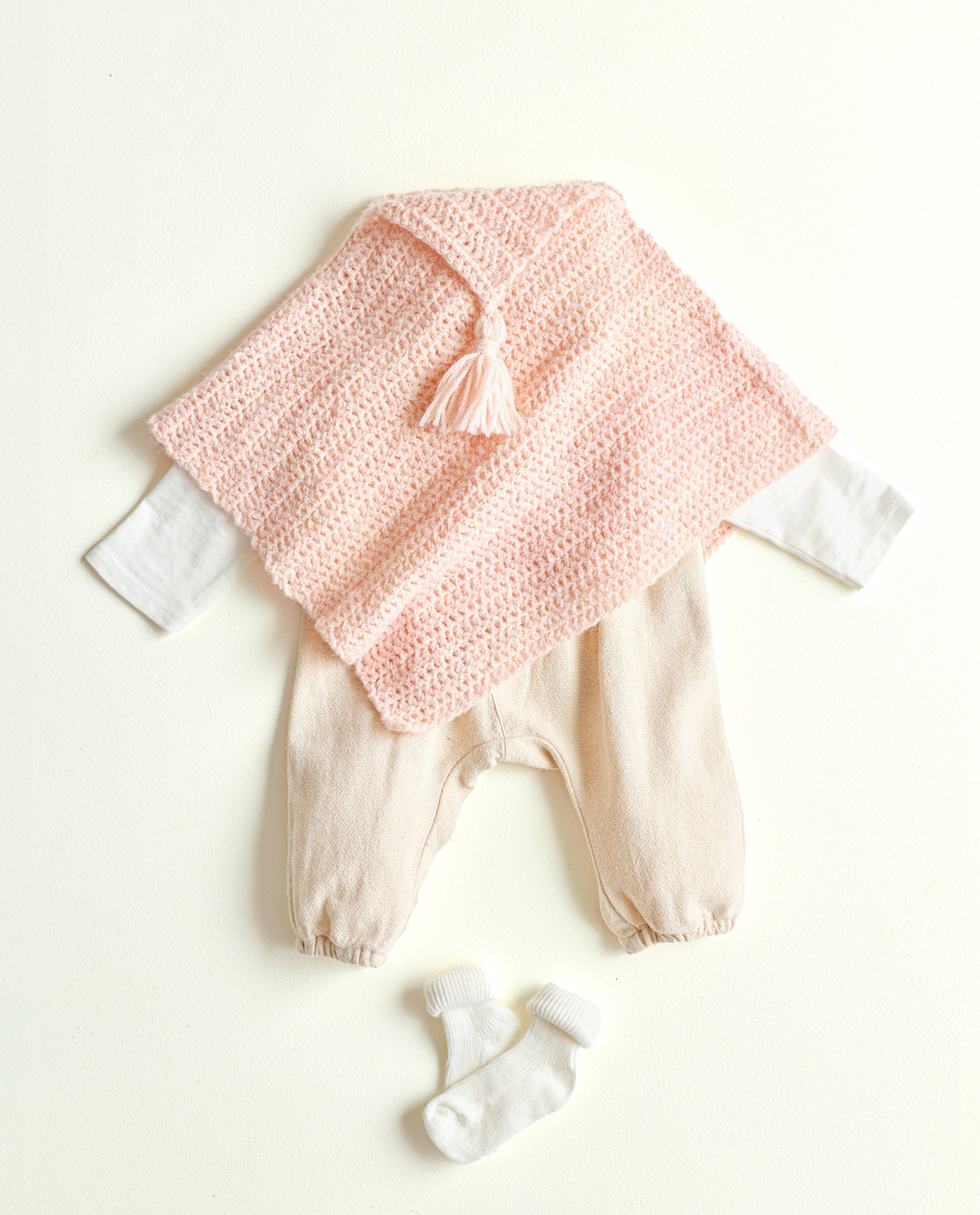 Modèle Layette Poncho Léotime