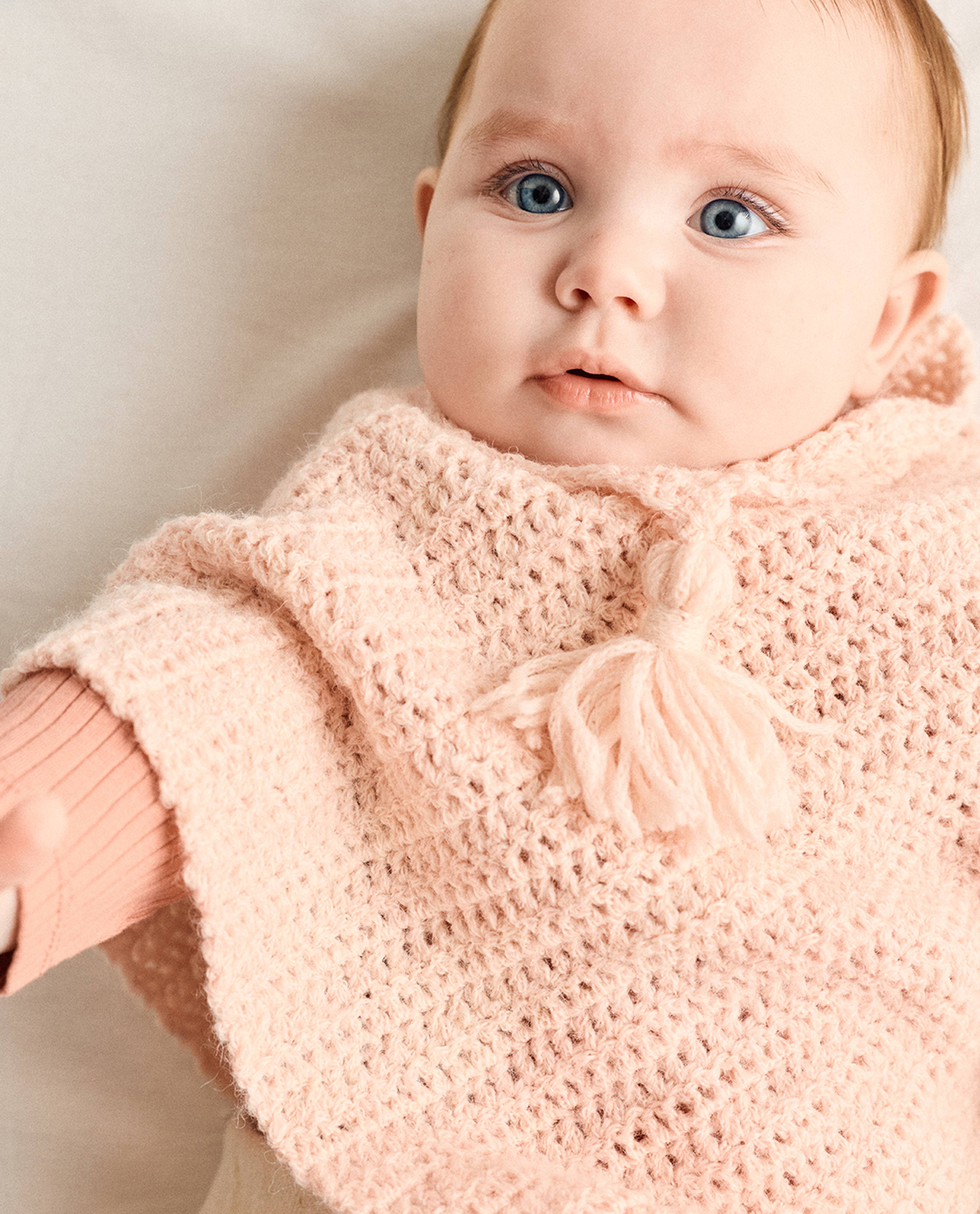 Modèle Layette Poncho Léotime