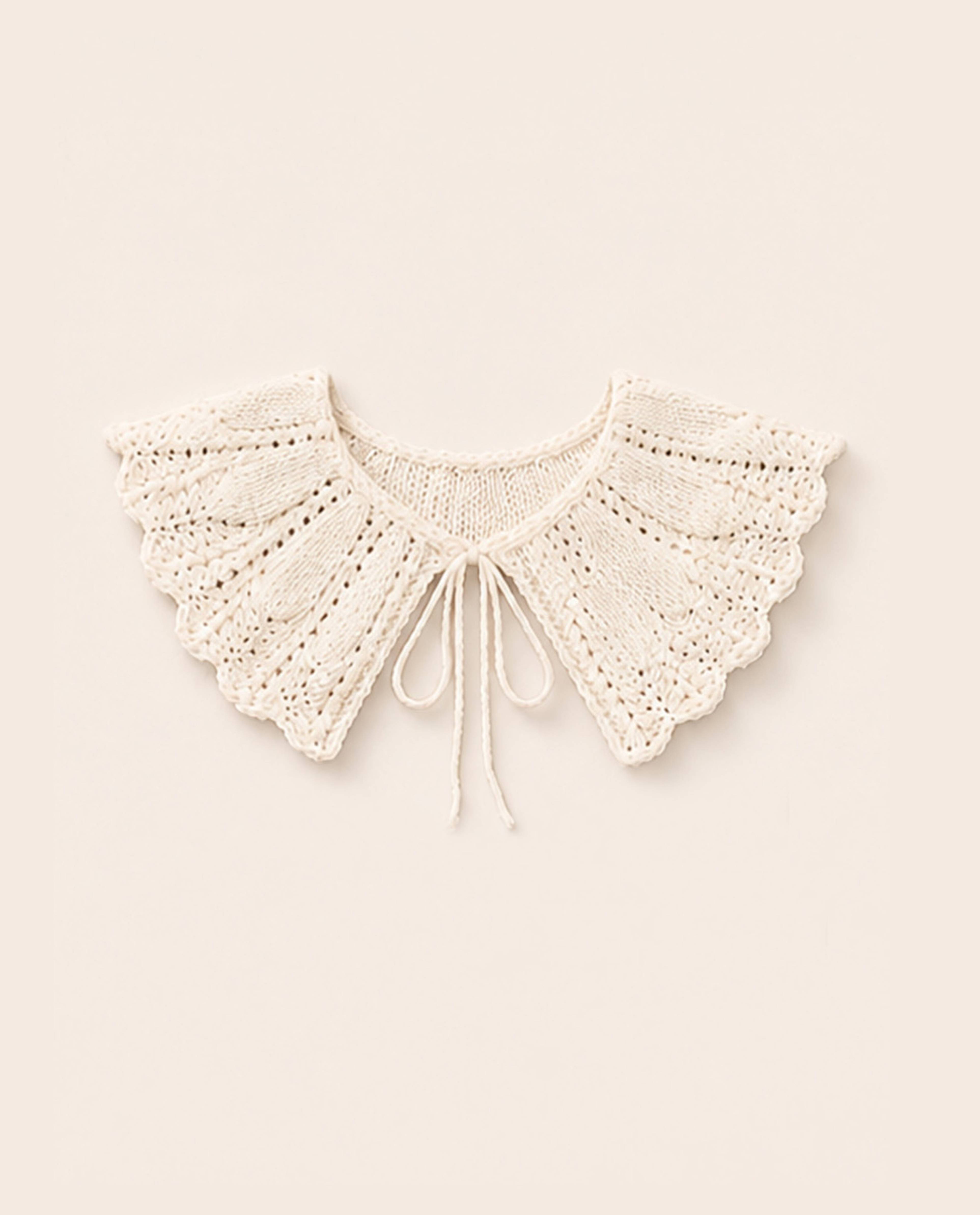 Modèle Accessoire Col Béonie