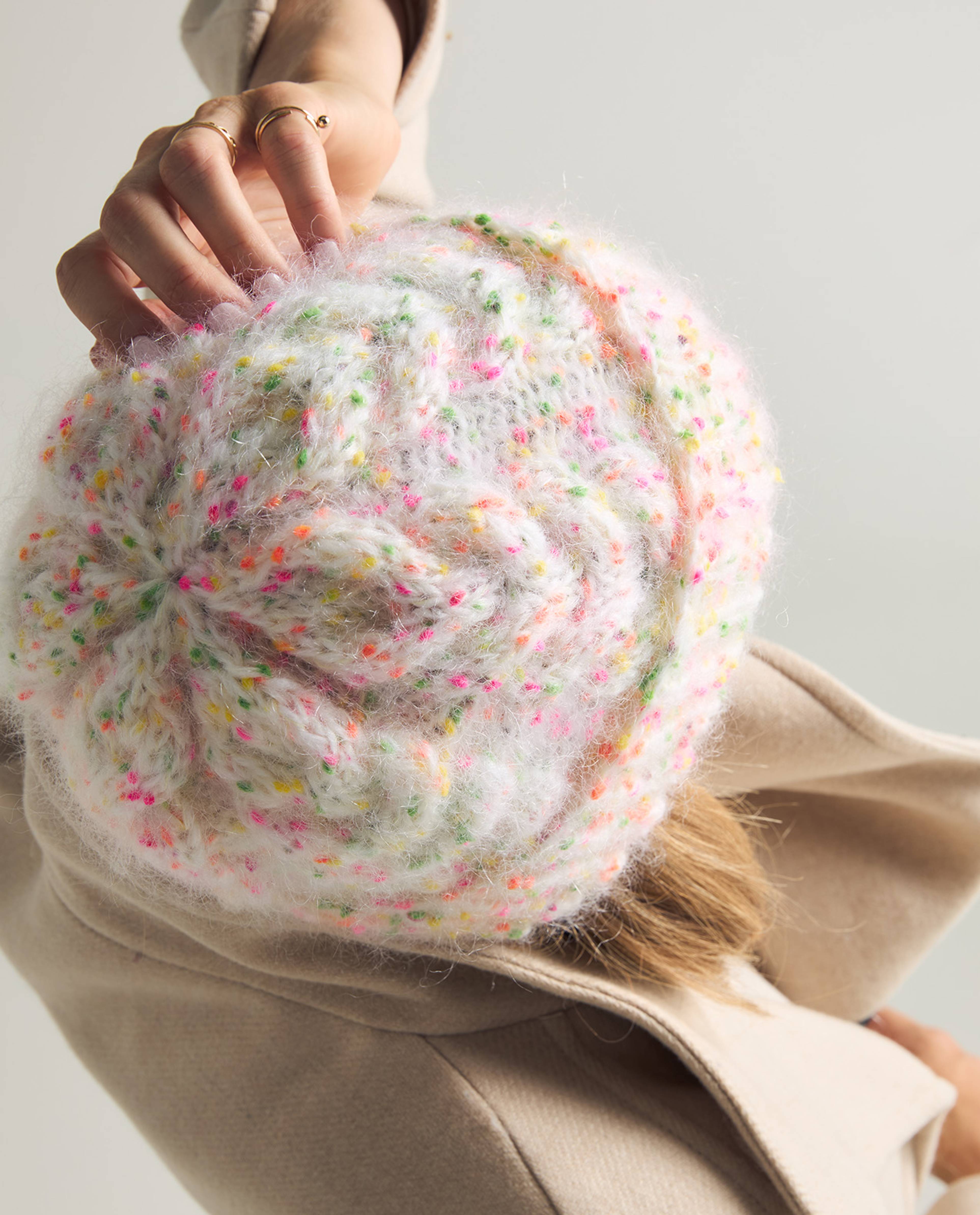 Modèle Accessoire Bonnet Eliza