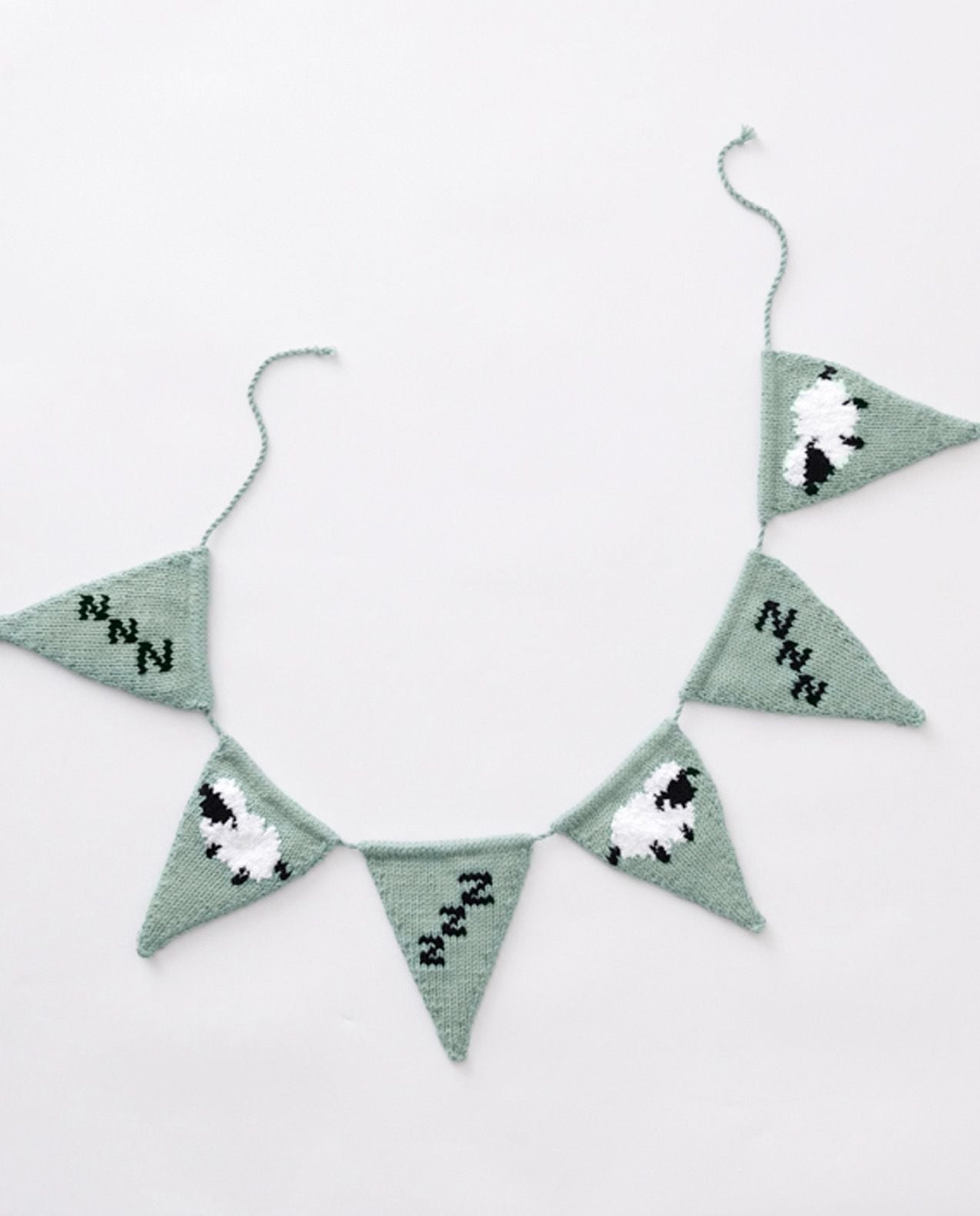 Leon Bunting Decoration Pattern