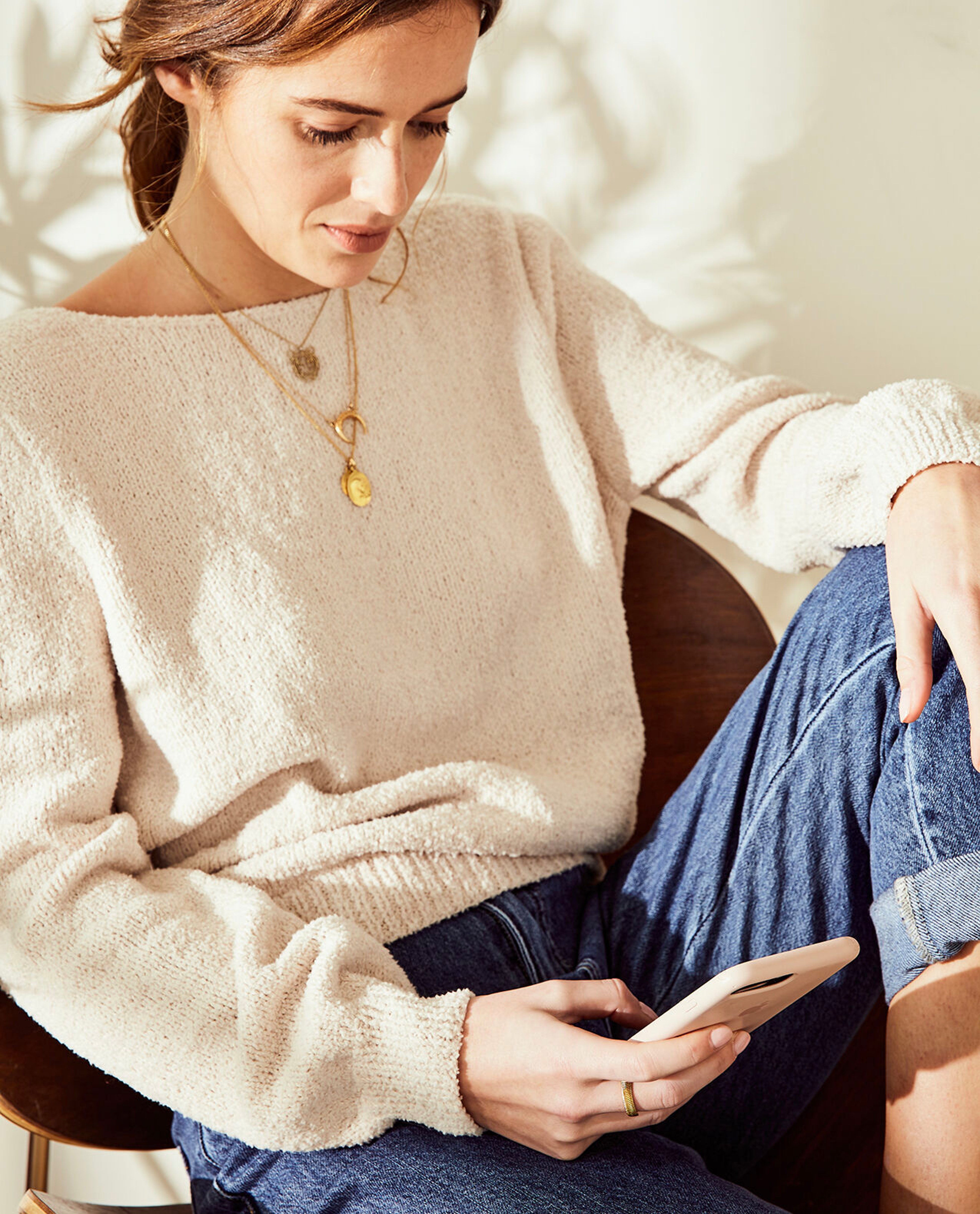 Paloma Women's Sweater Model