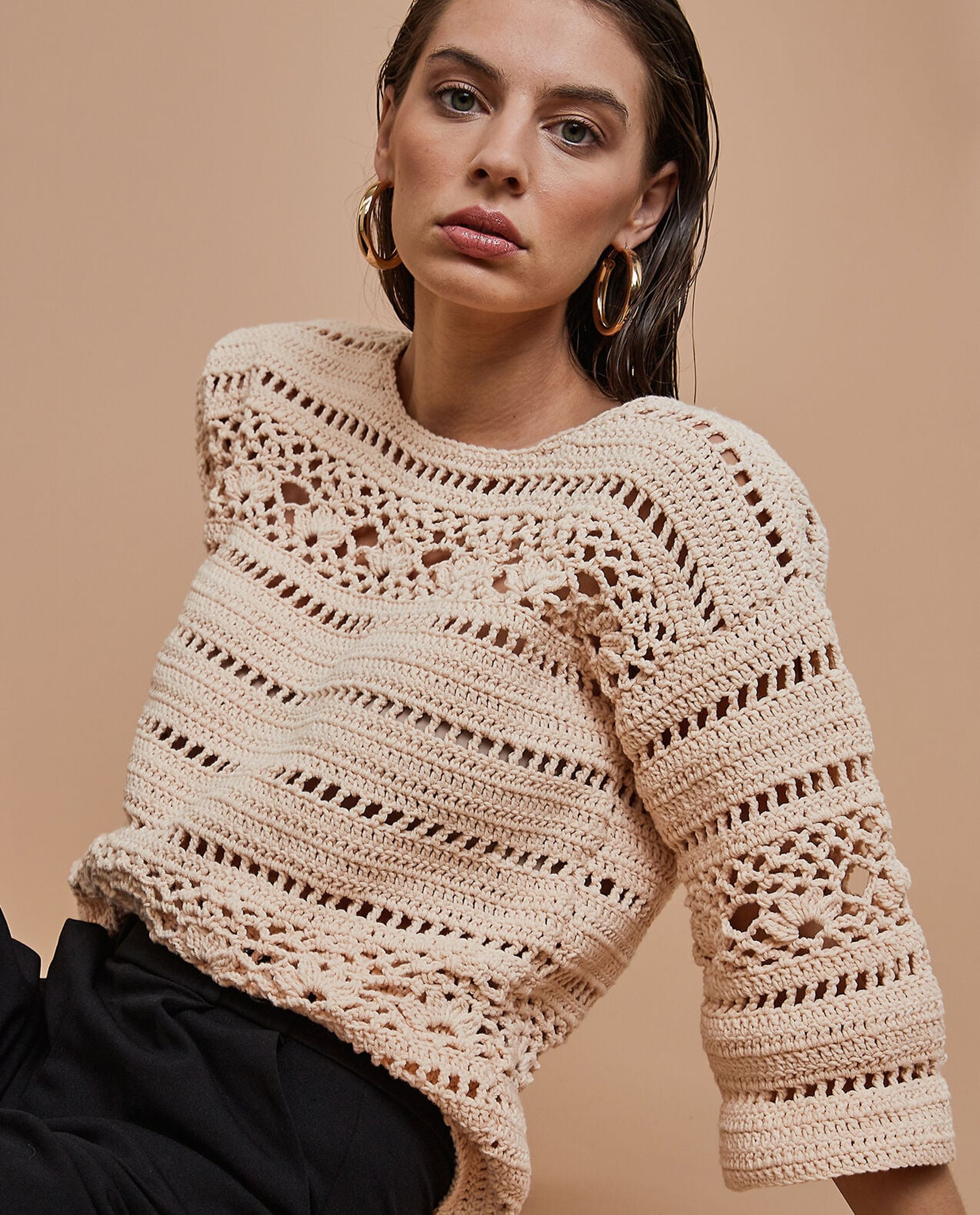Women's Sweater Model Esmeralda