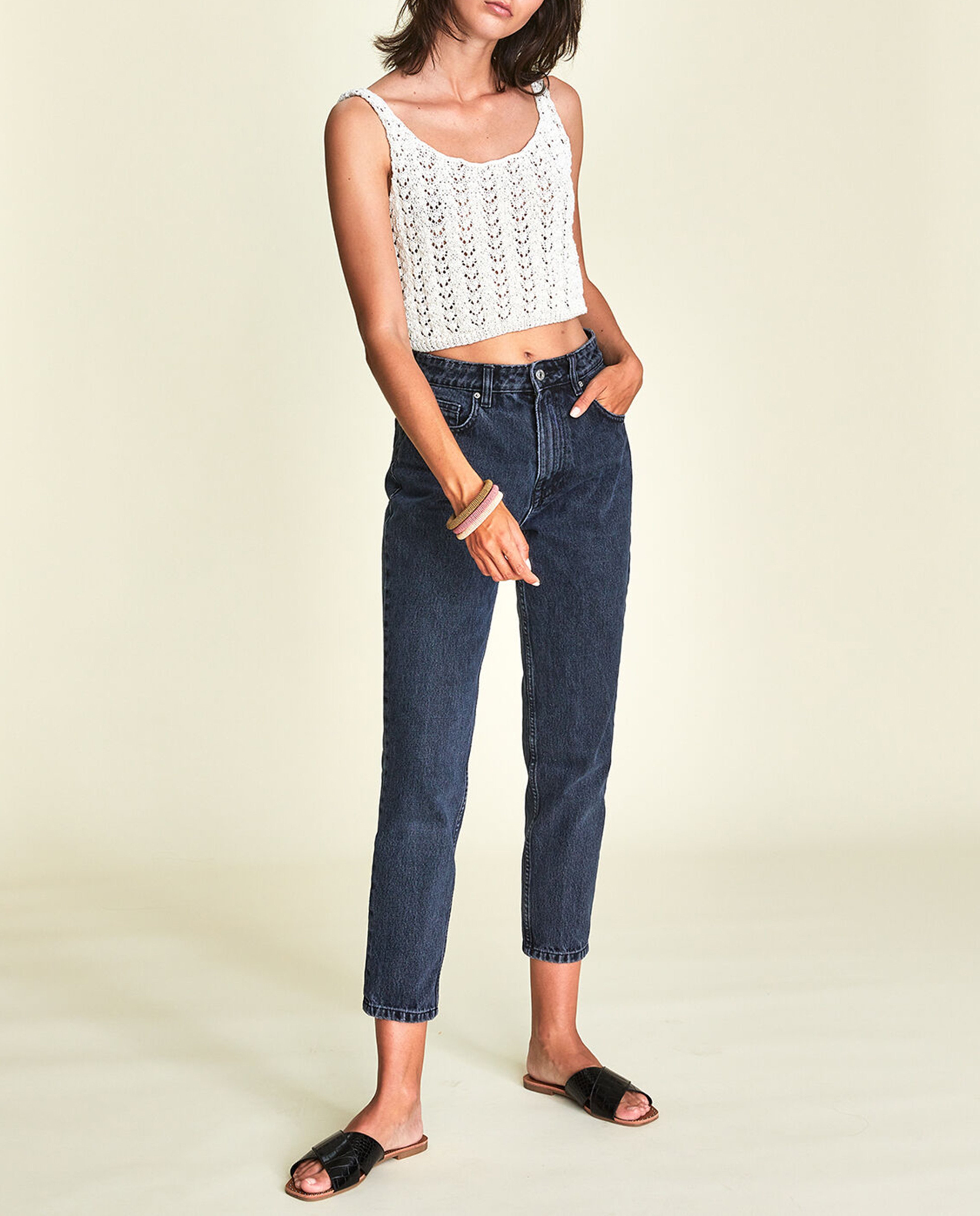 Liliane Tanktop Model P.ocean Ecru