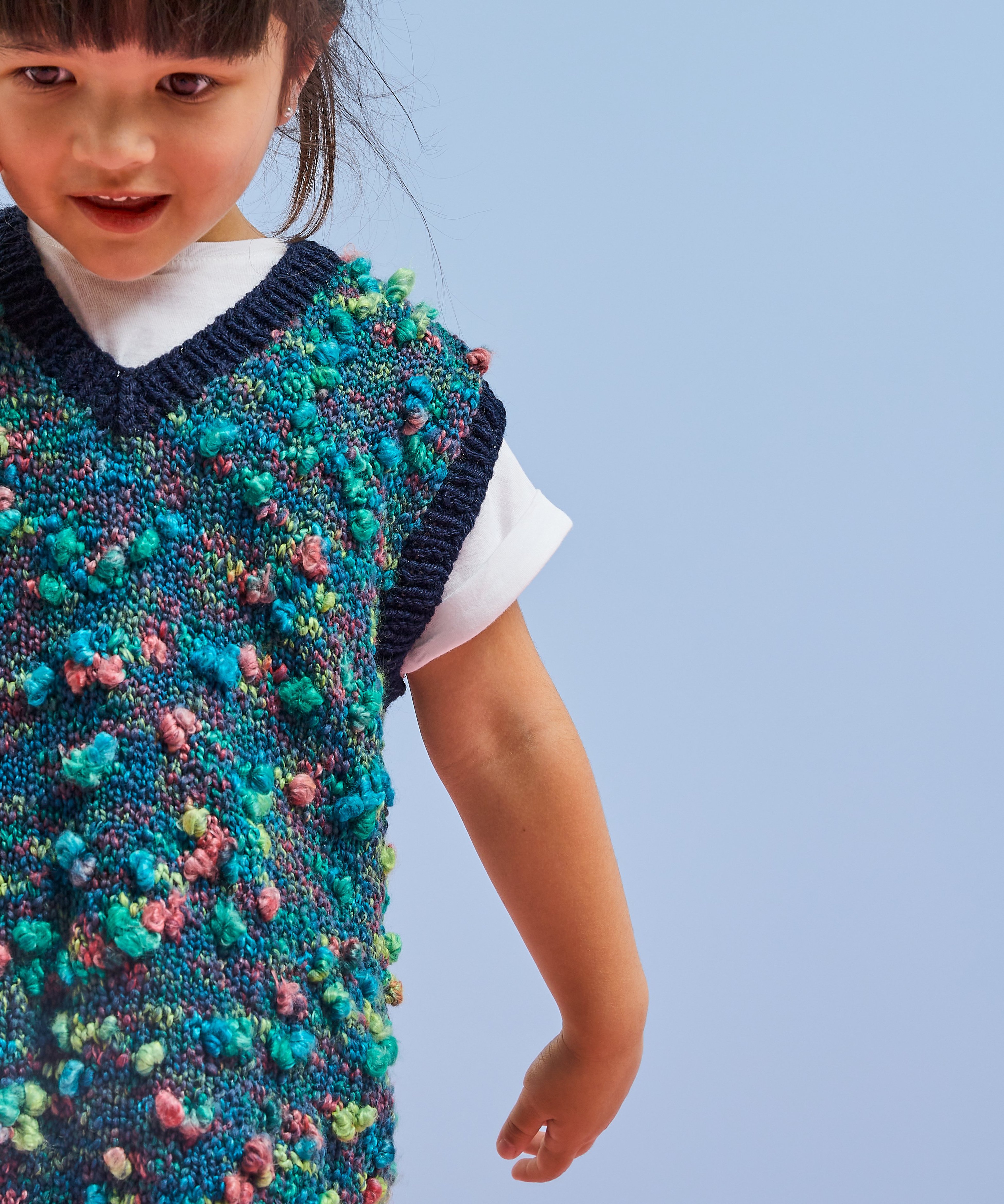 Titouni Sleeveless Sweater Model