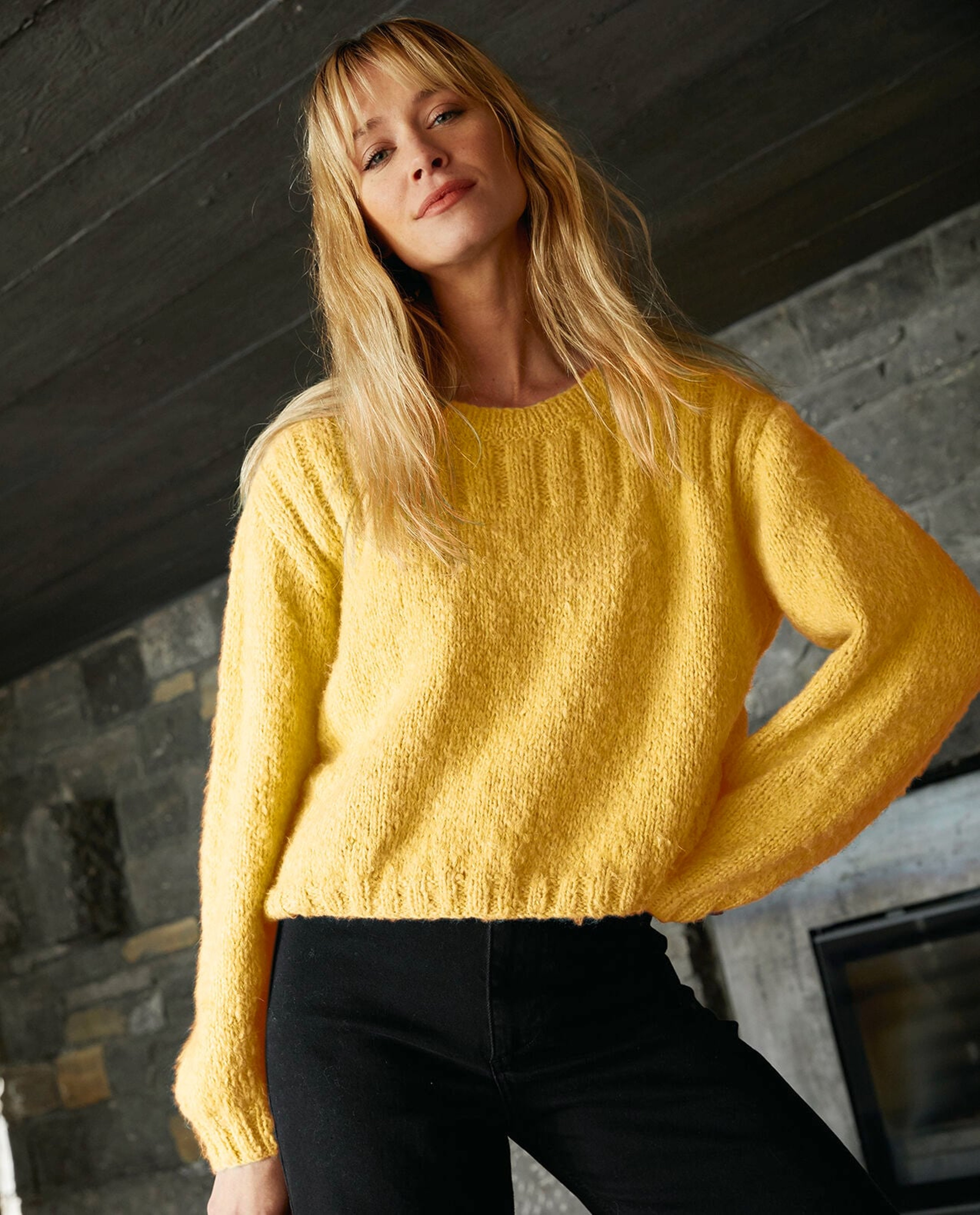 Saly Women's Sweater Model