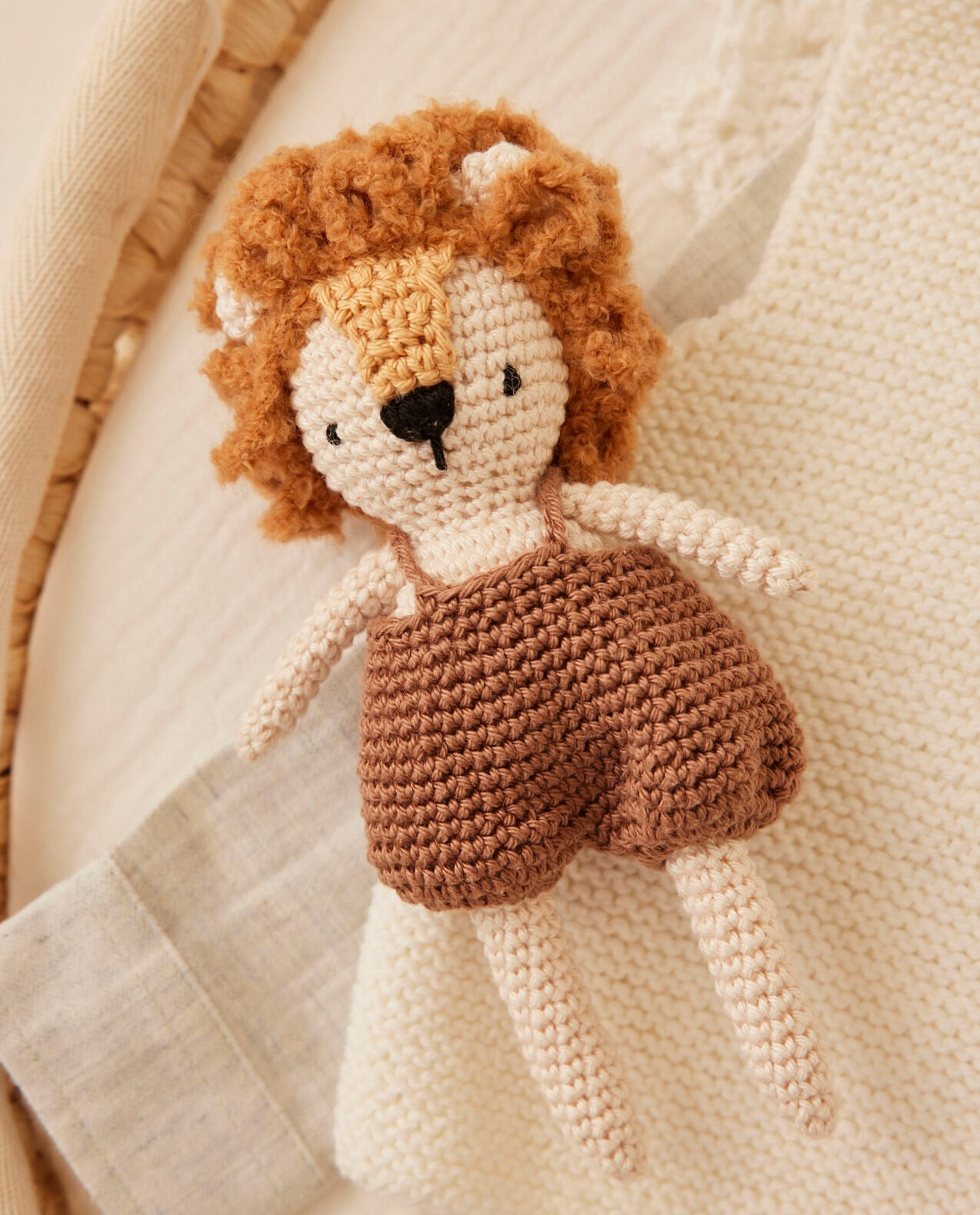 Modèle Doudou Amigurumi Lion