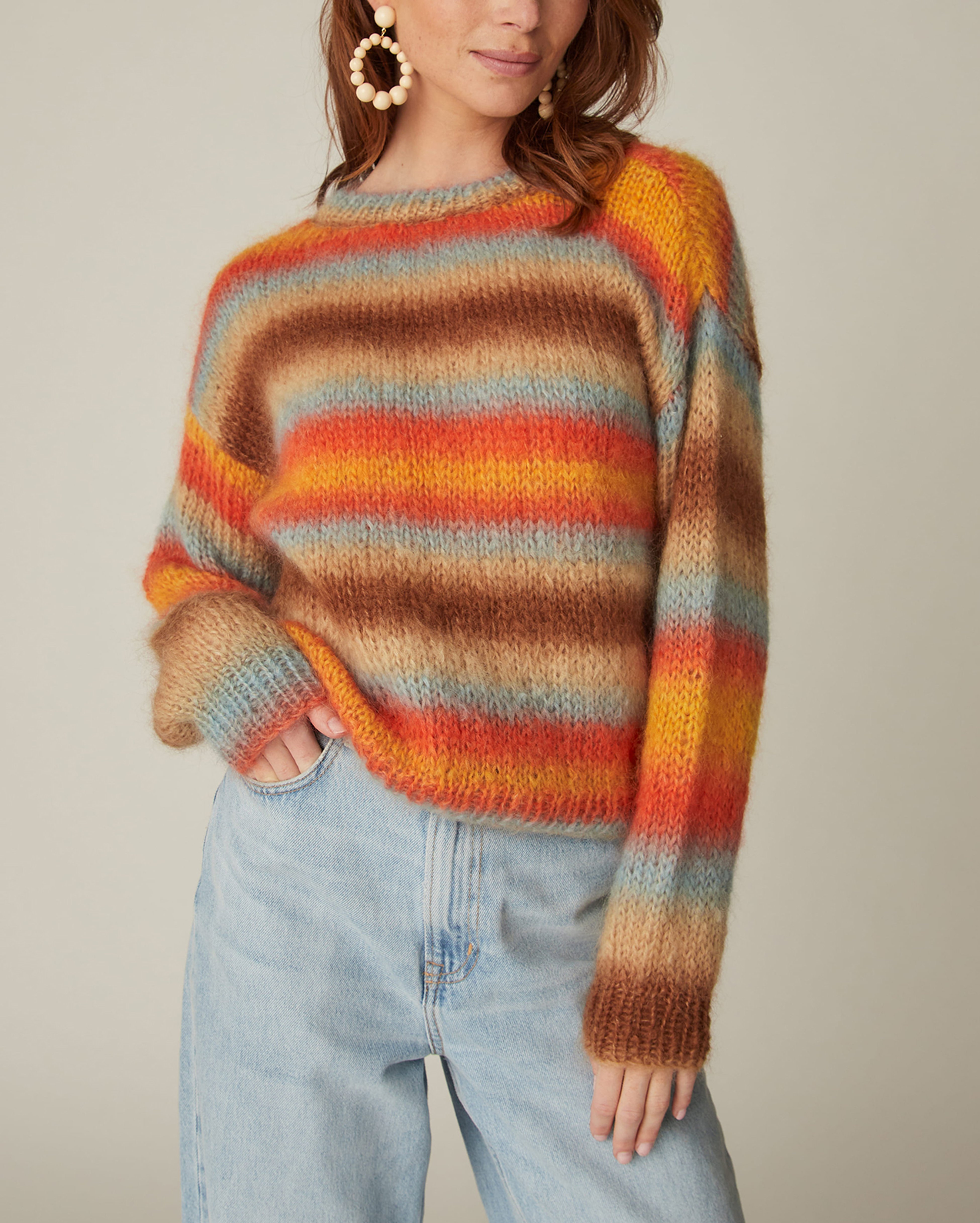 Women's Sweater Model Gabriela