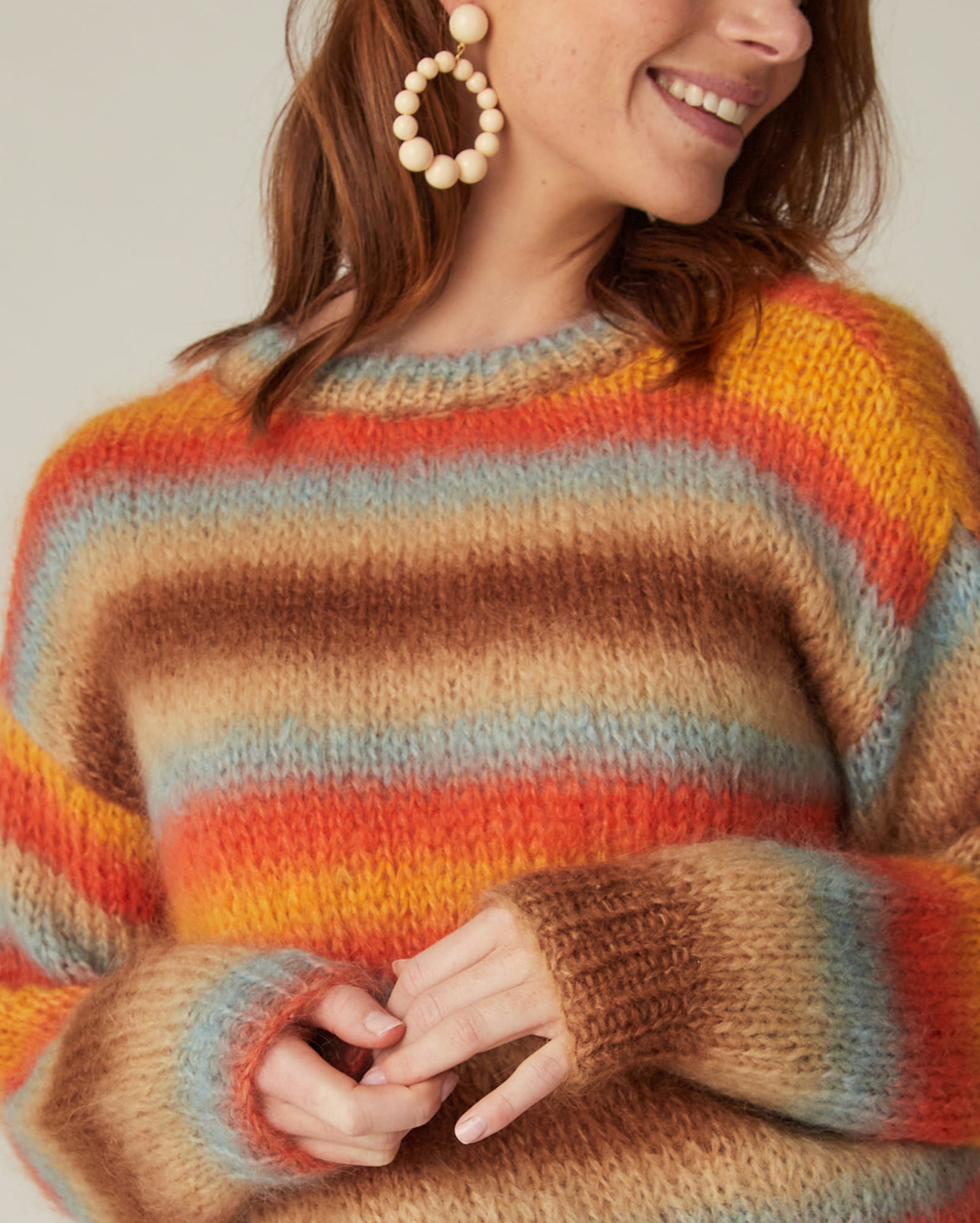 Women's Sweater Model Gabriela