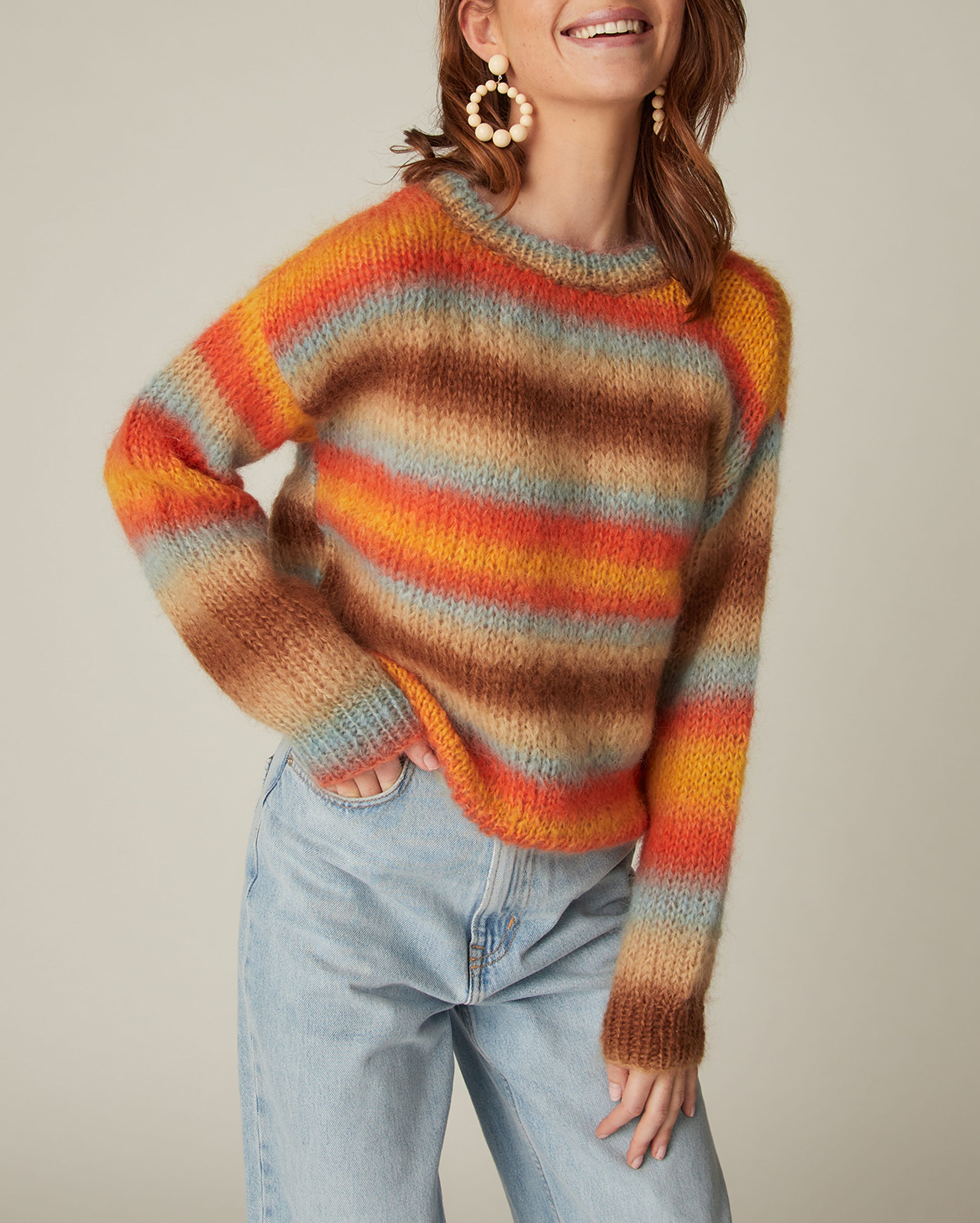Women's Sweater Model Gabriela