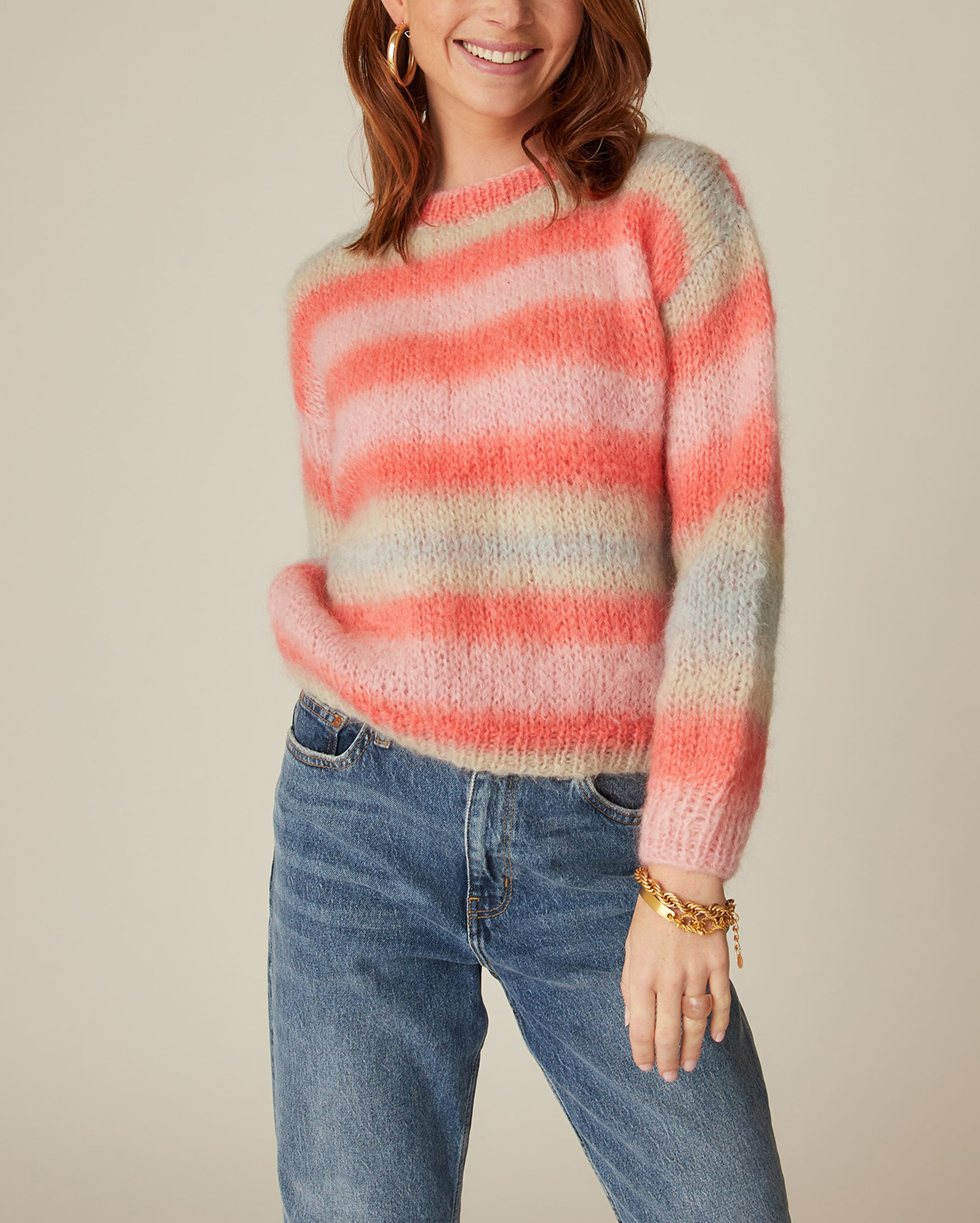 Women's Sweater Model Gabriela