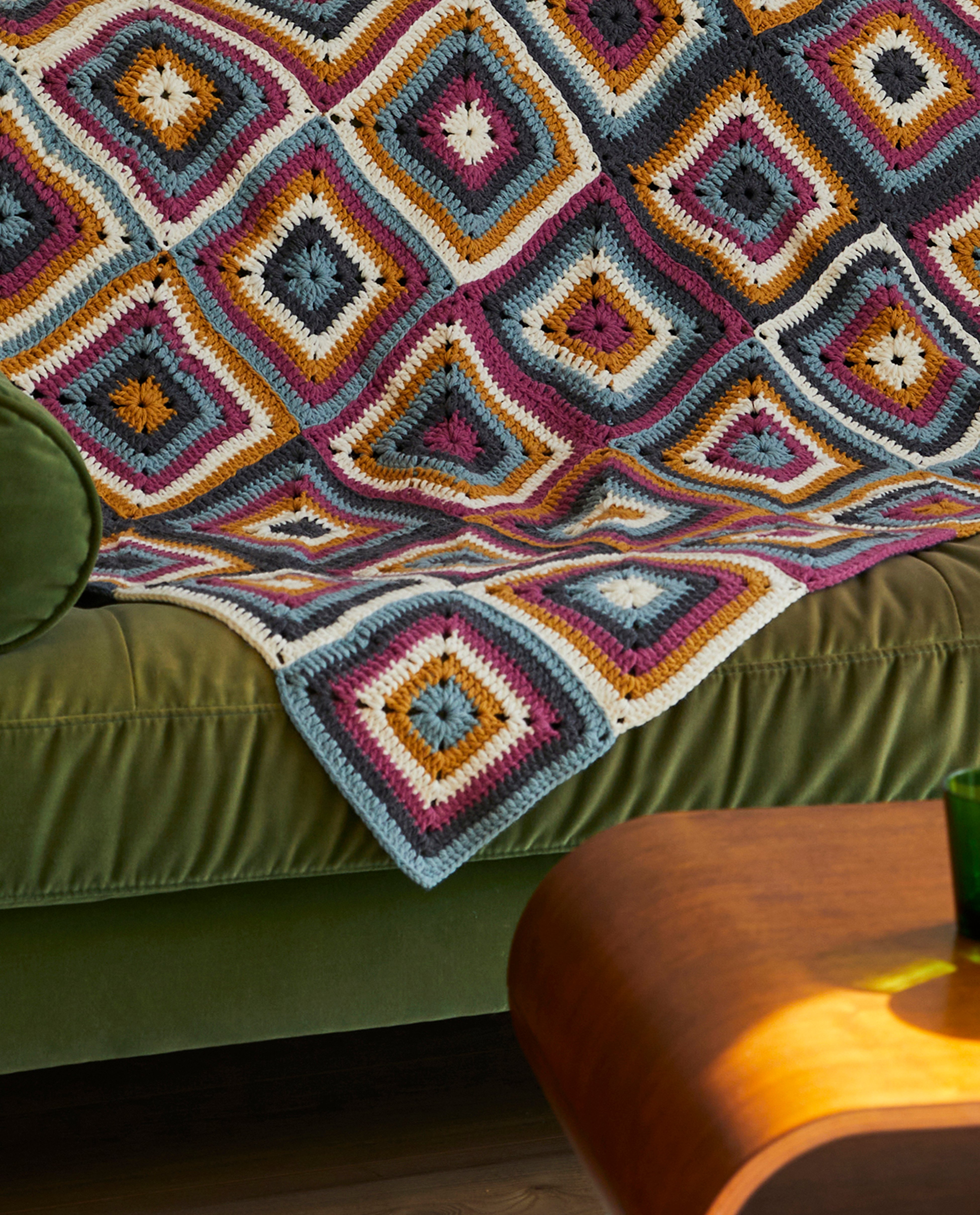 Women's Plaid Model Cornelia