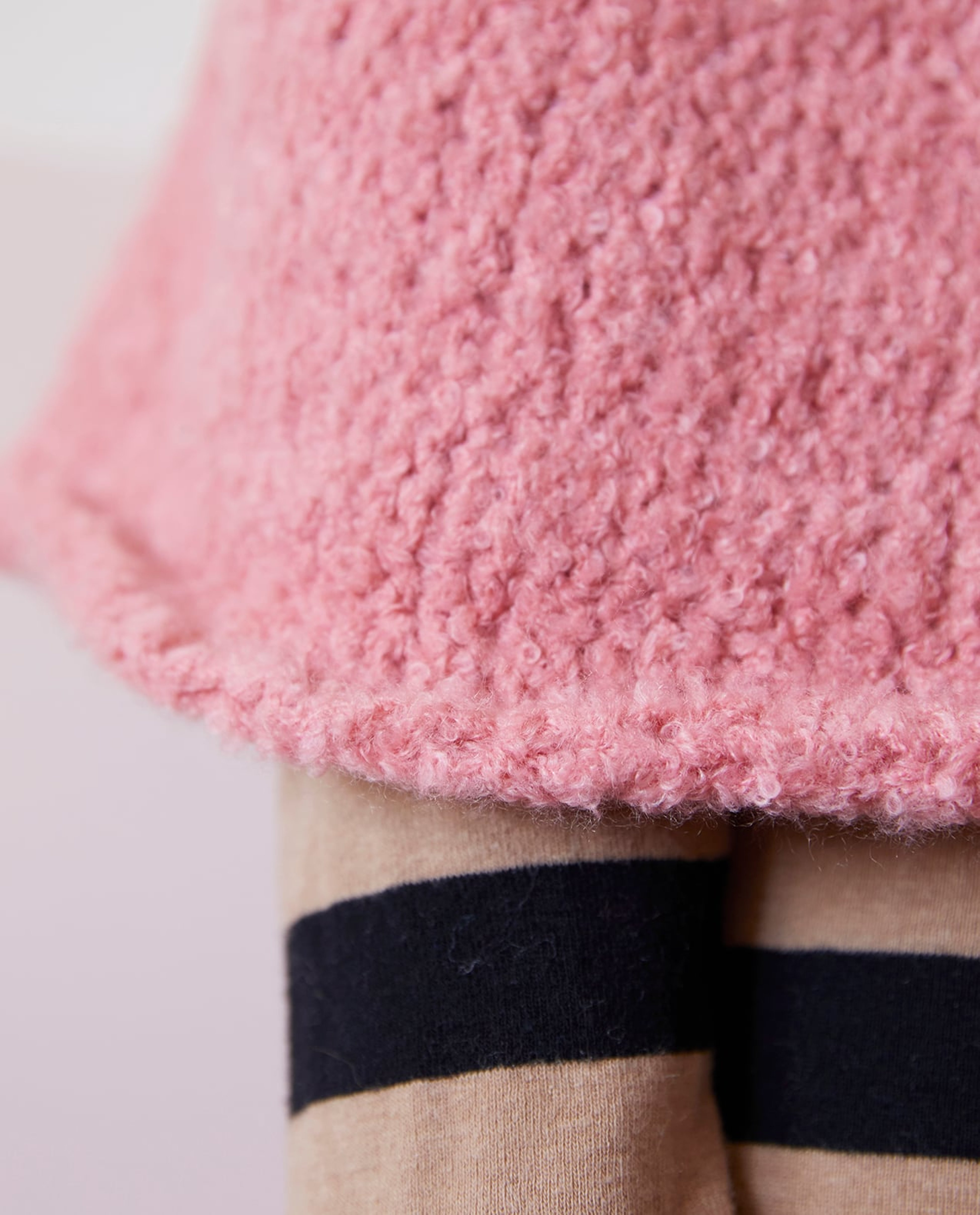 Women's Shoulder Warmer Model Christelle