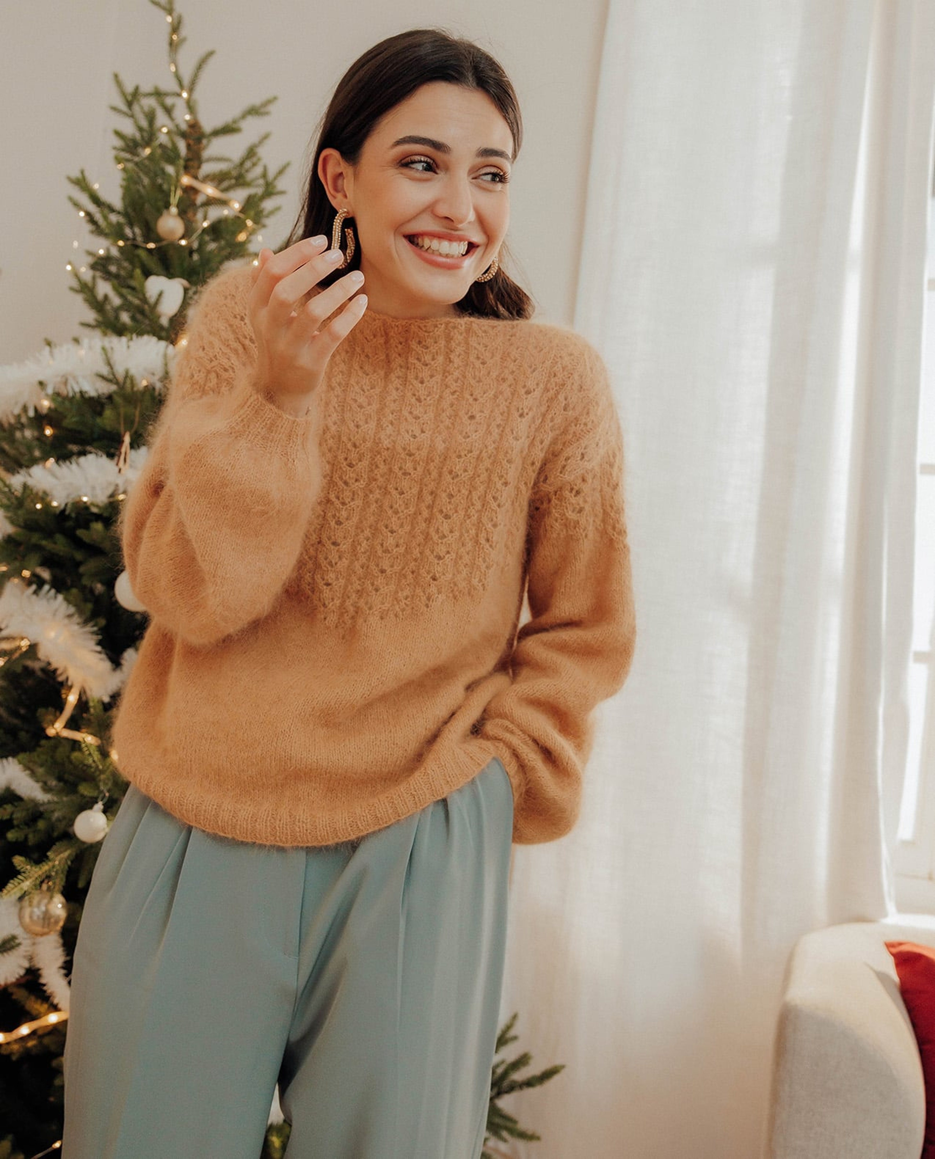 Women's Sweater Model Olivia