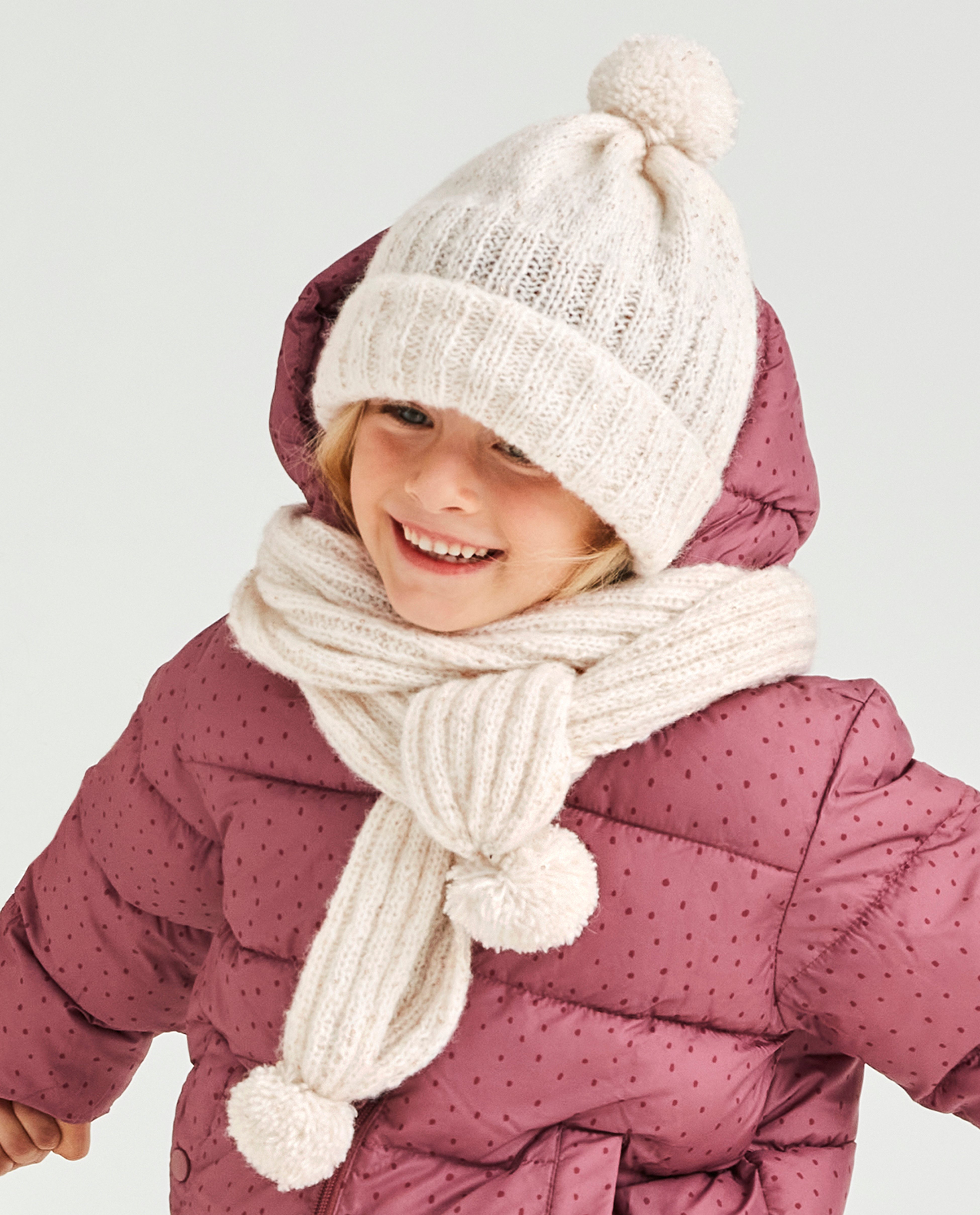 Girl's Scarf Queen Pattern