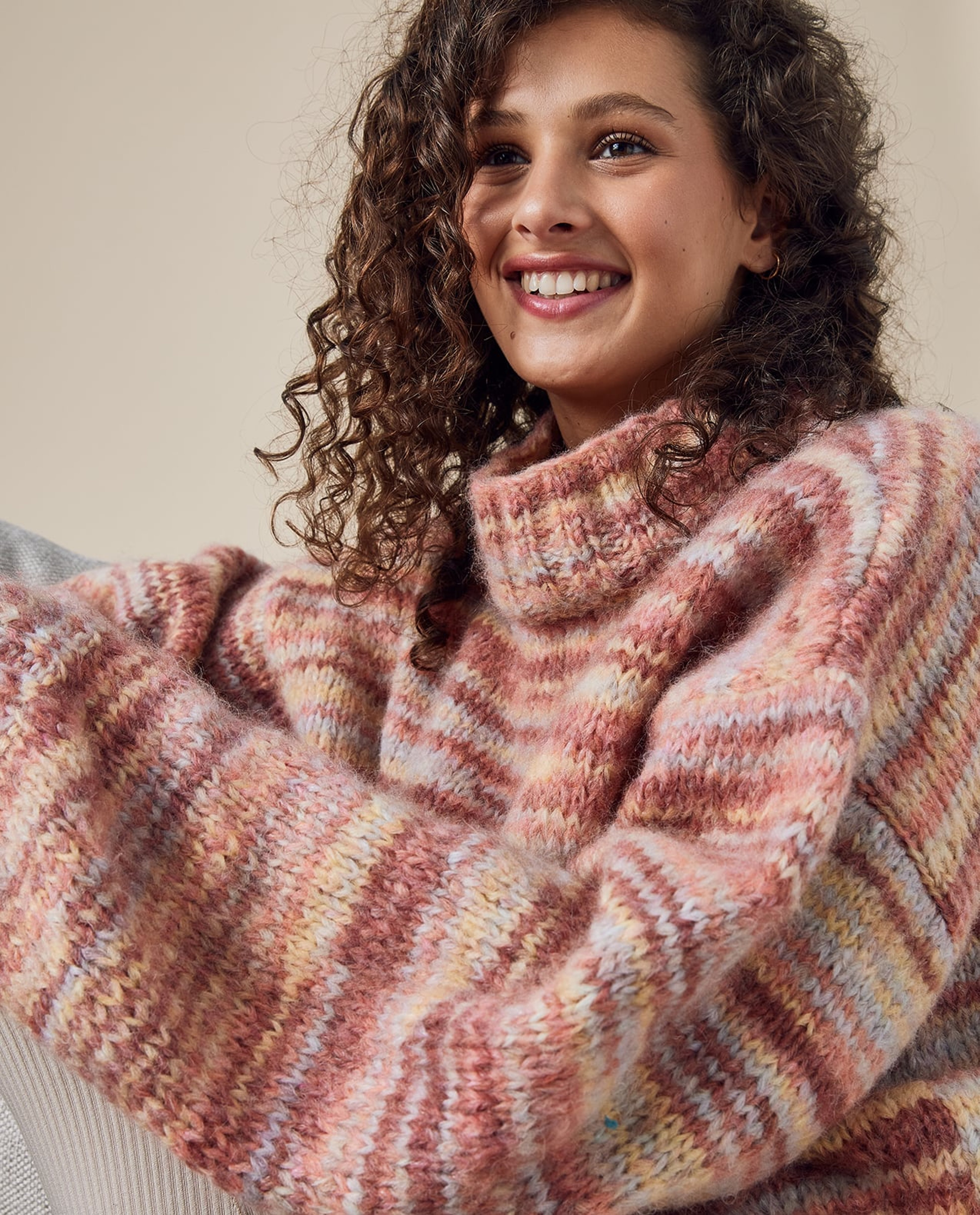 Women's Sweater Model Daisy