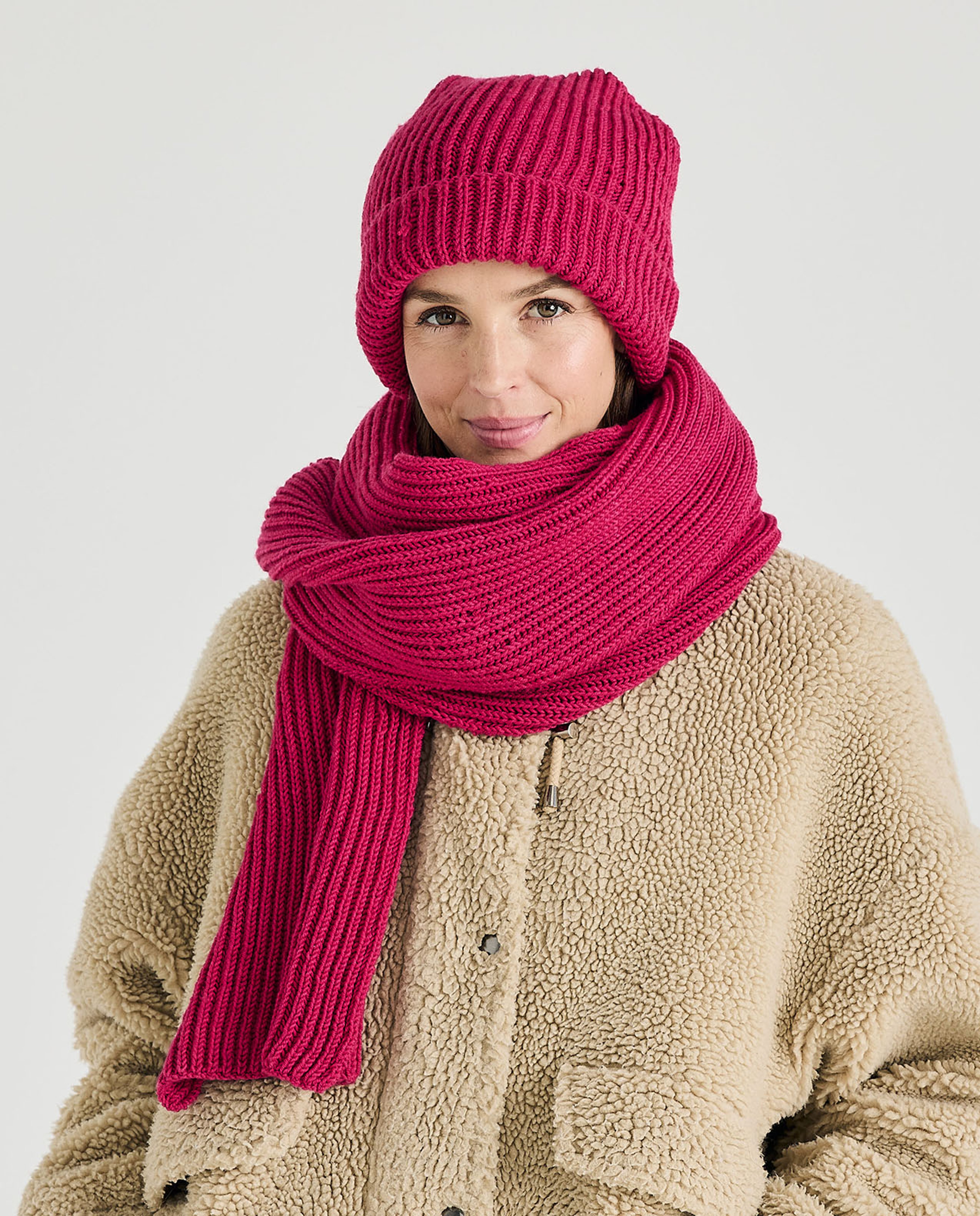 Unisex Divine Hat And Scarf Pattern