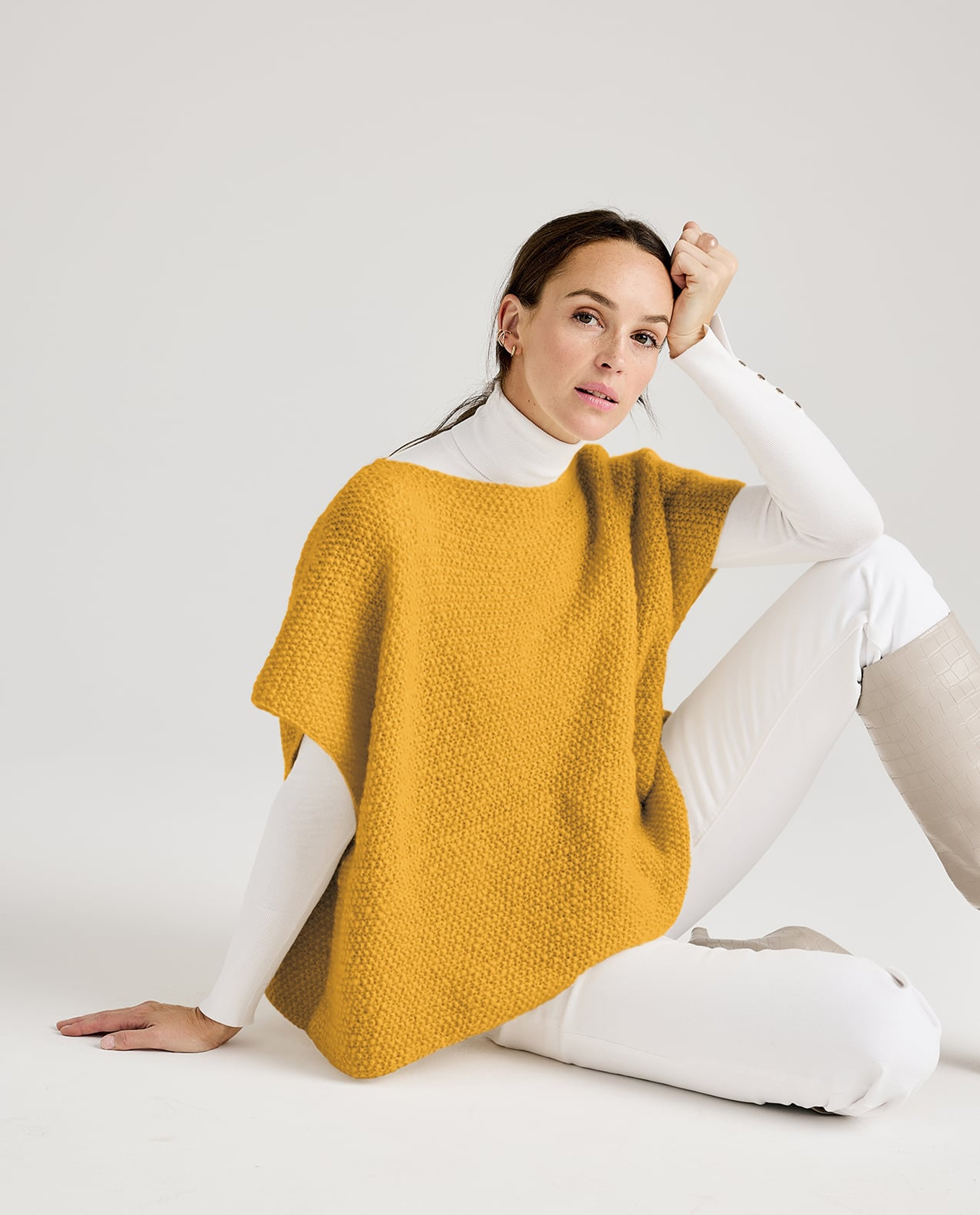 Women's Poncho Model Dorothy