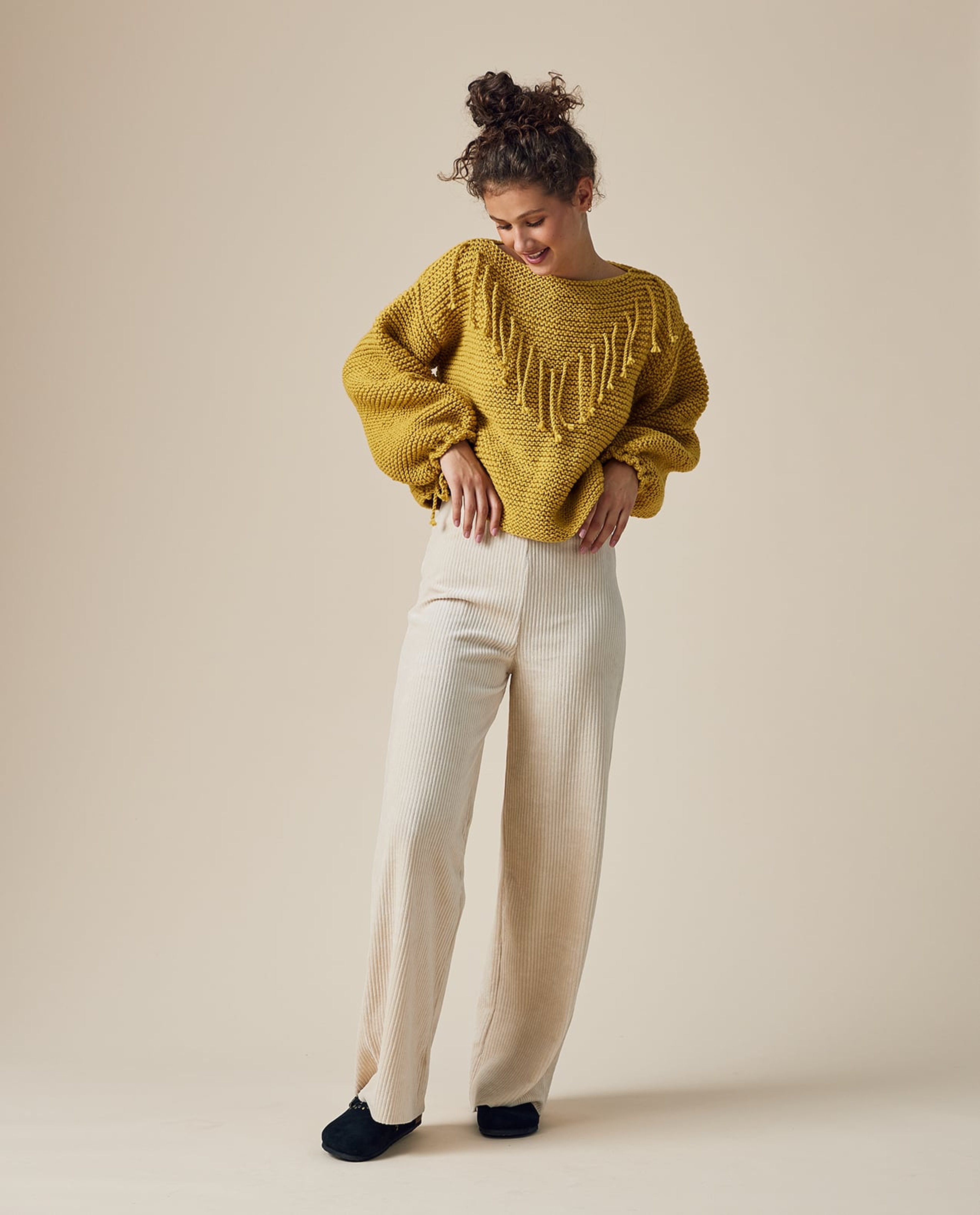 Women's Sweater Model Hiki