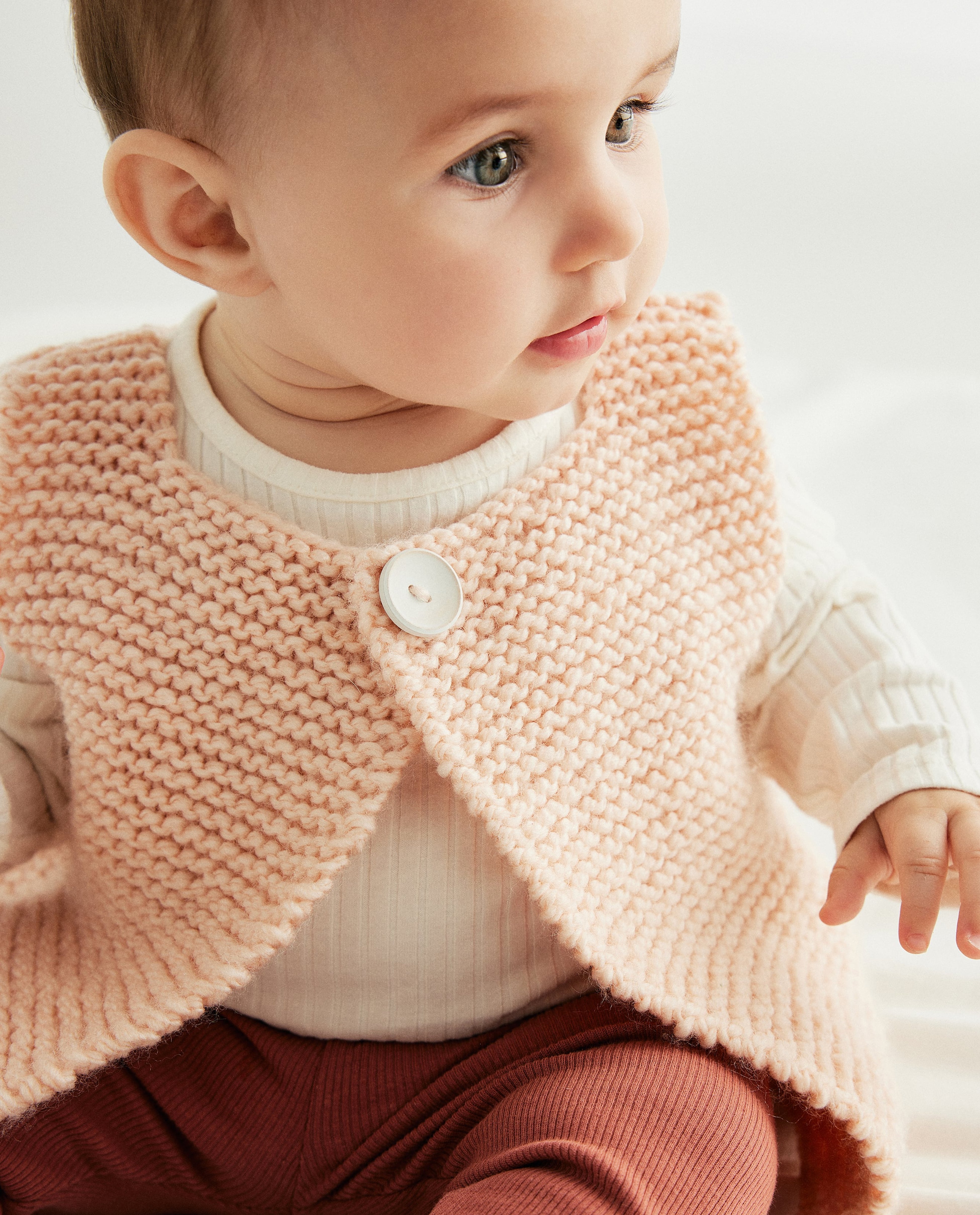 Bellamy Babyvest Model