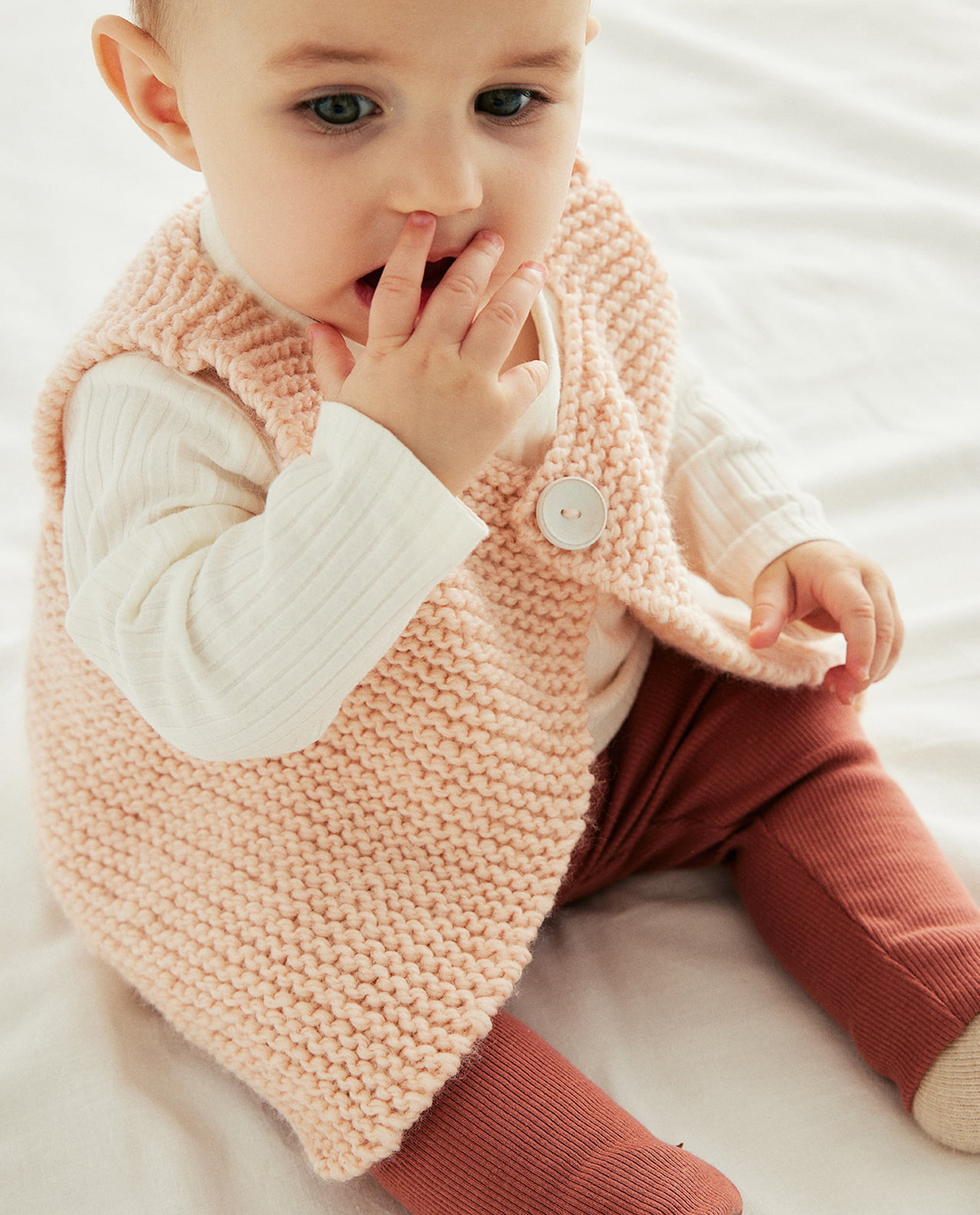 Bellamy Babyvest Model