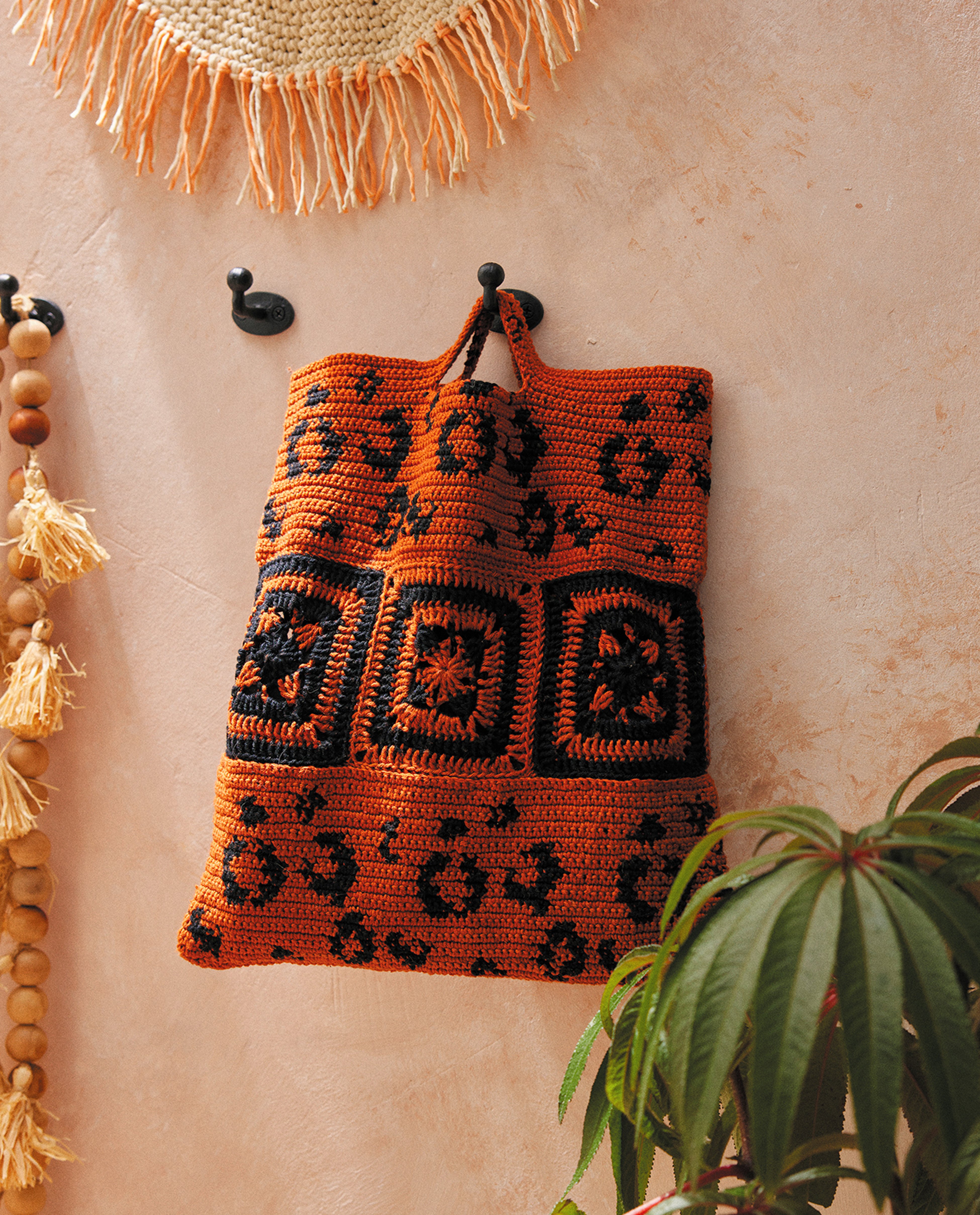 Oran Tote Accessories Model