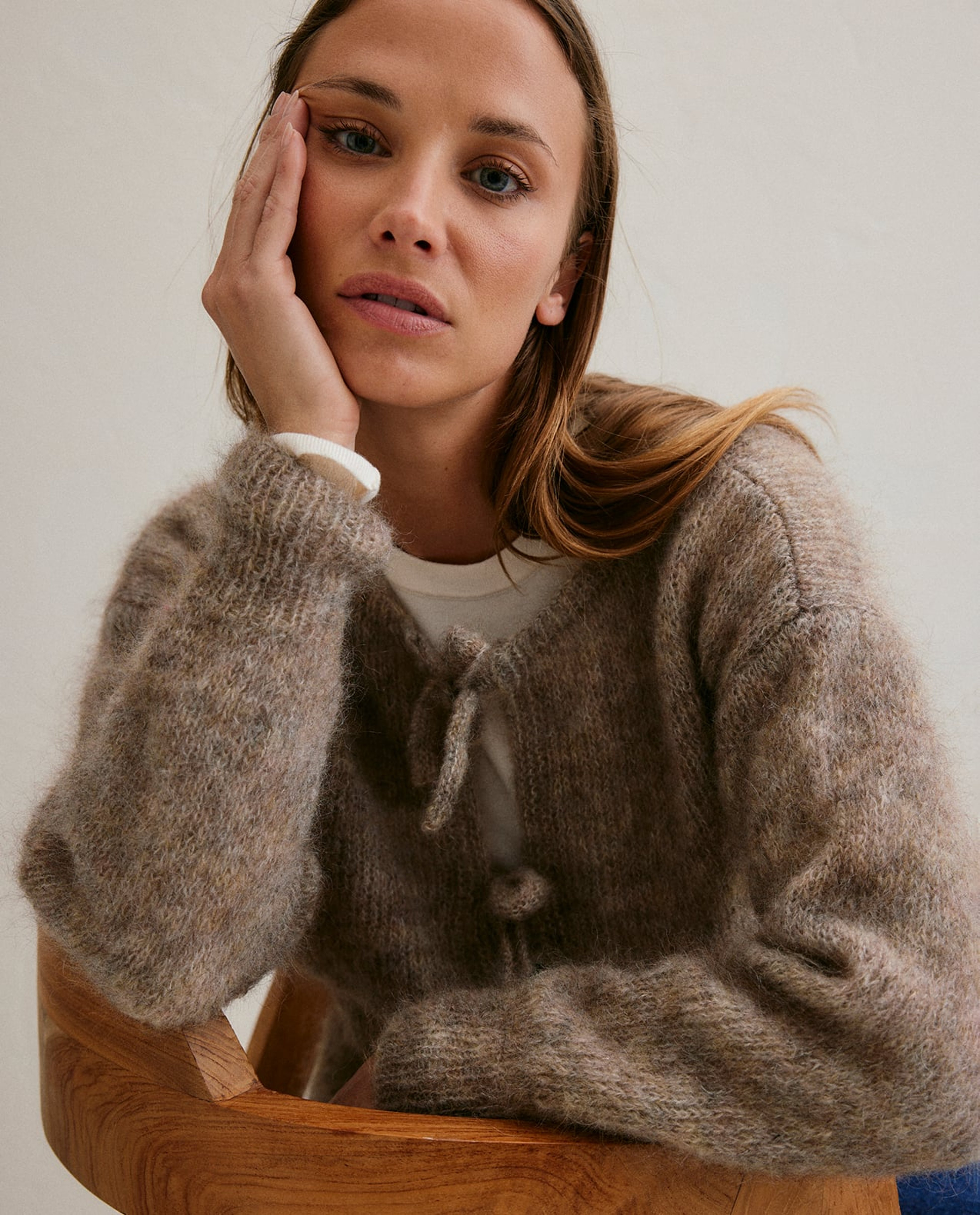 Olly Women's Cardigan Model