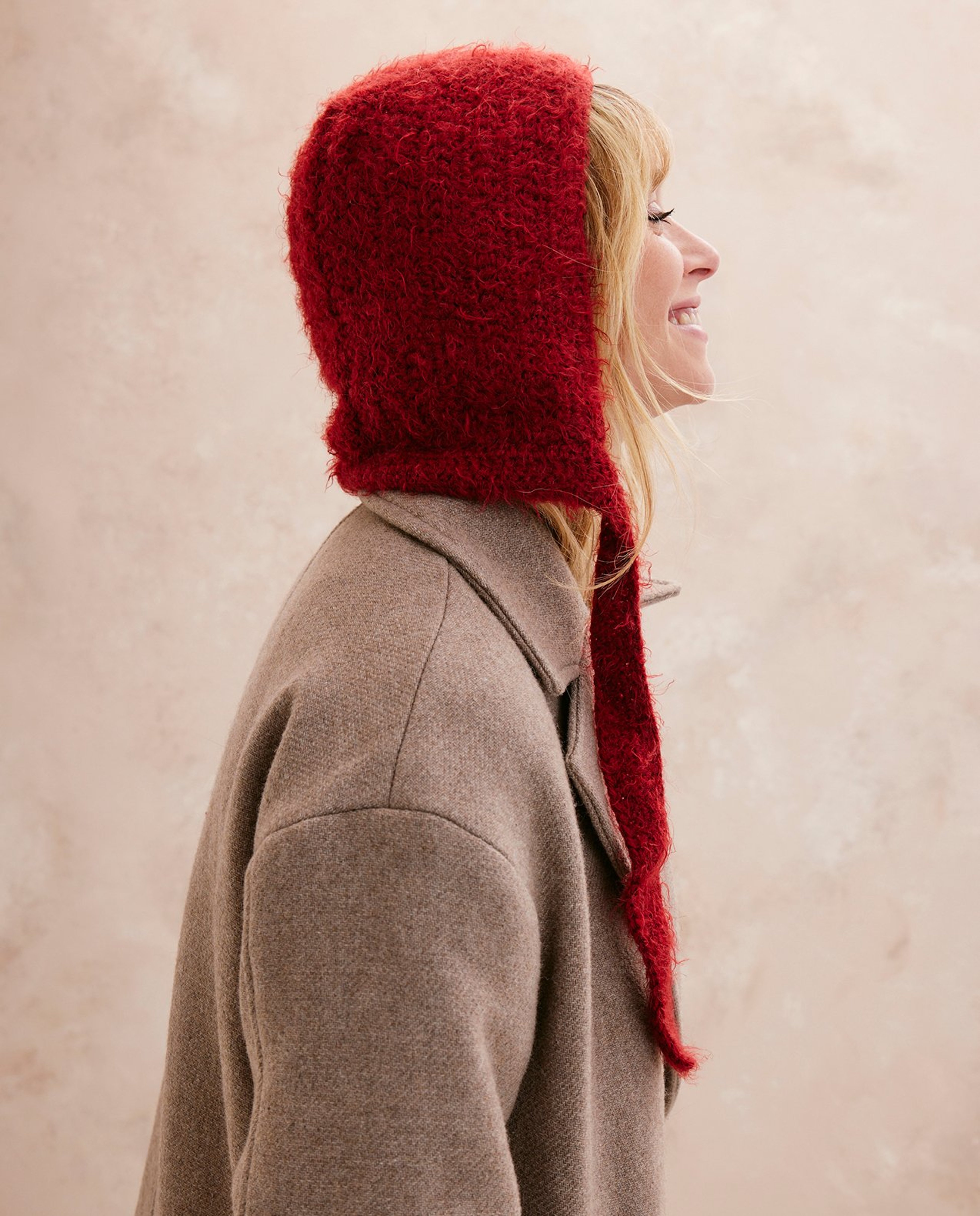 Women's Hat Model Suzie