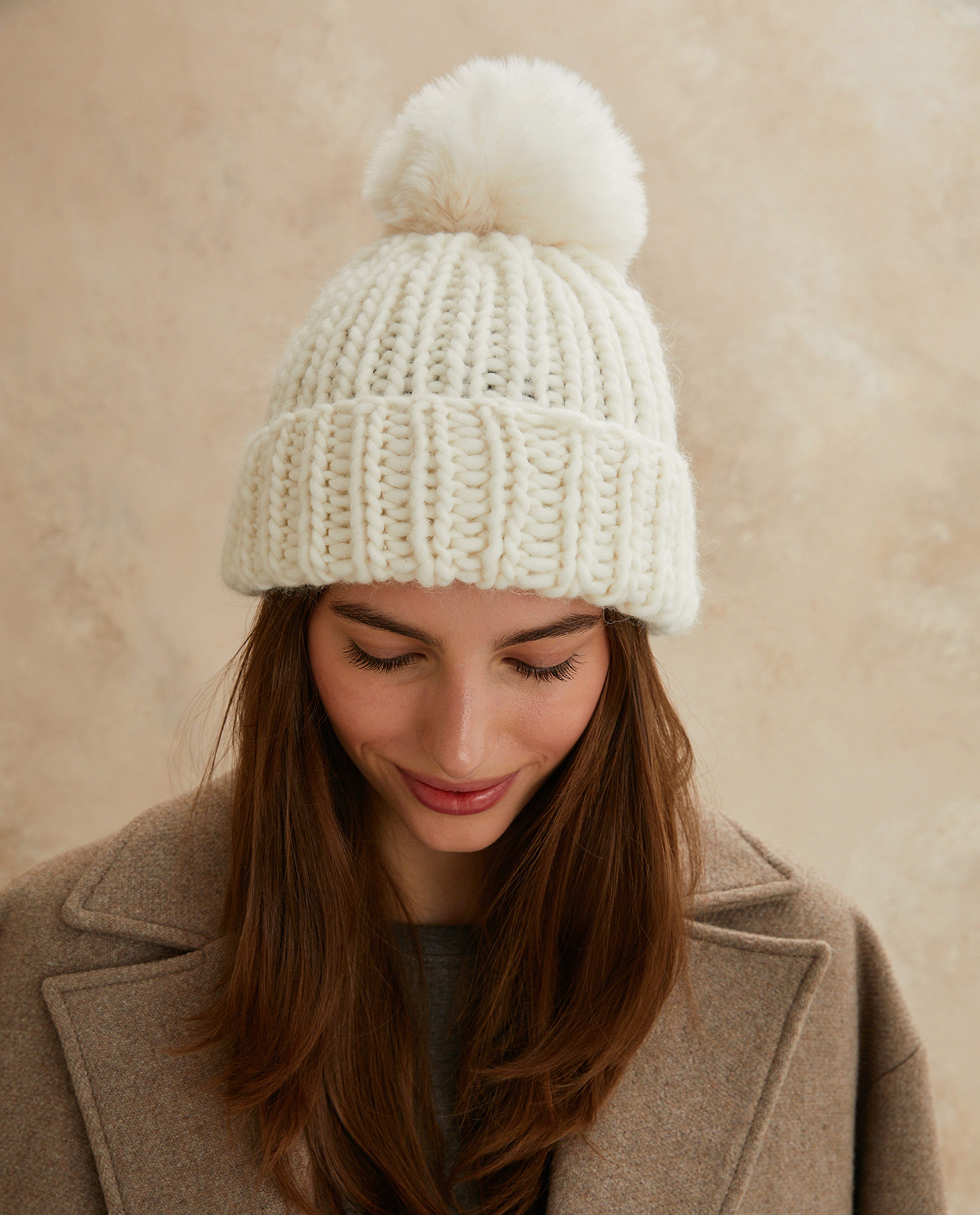 Modèle Bonnet Bekky Avec Pompom