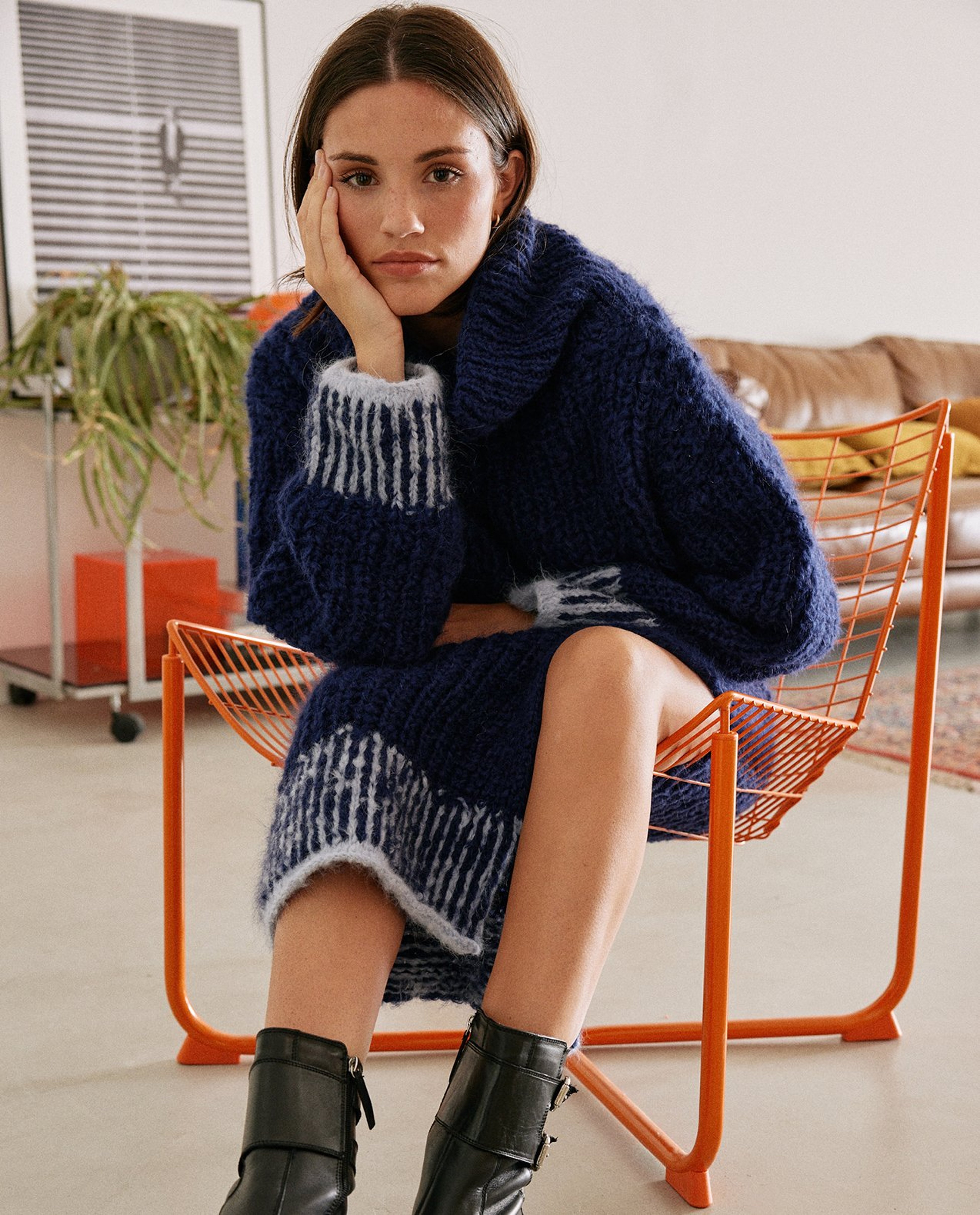 Women's Sweater Model Kevan