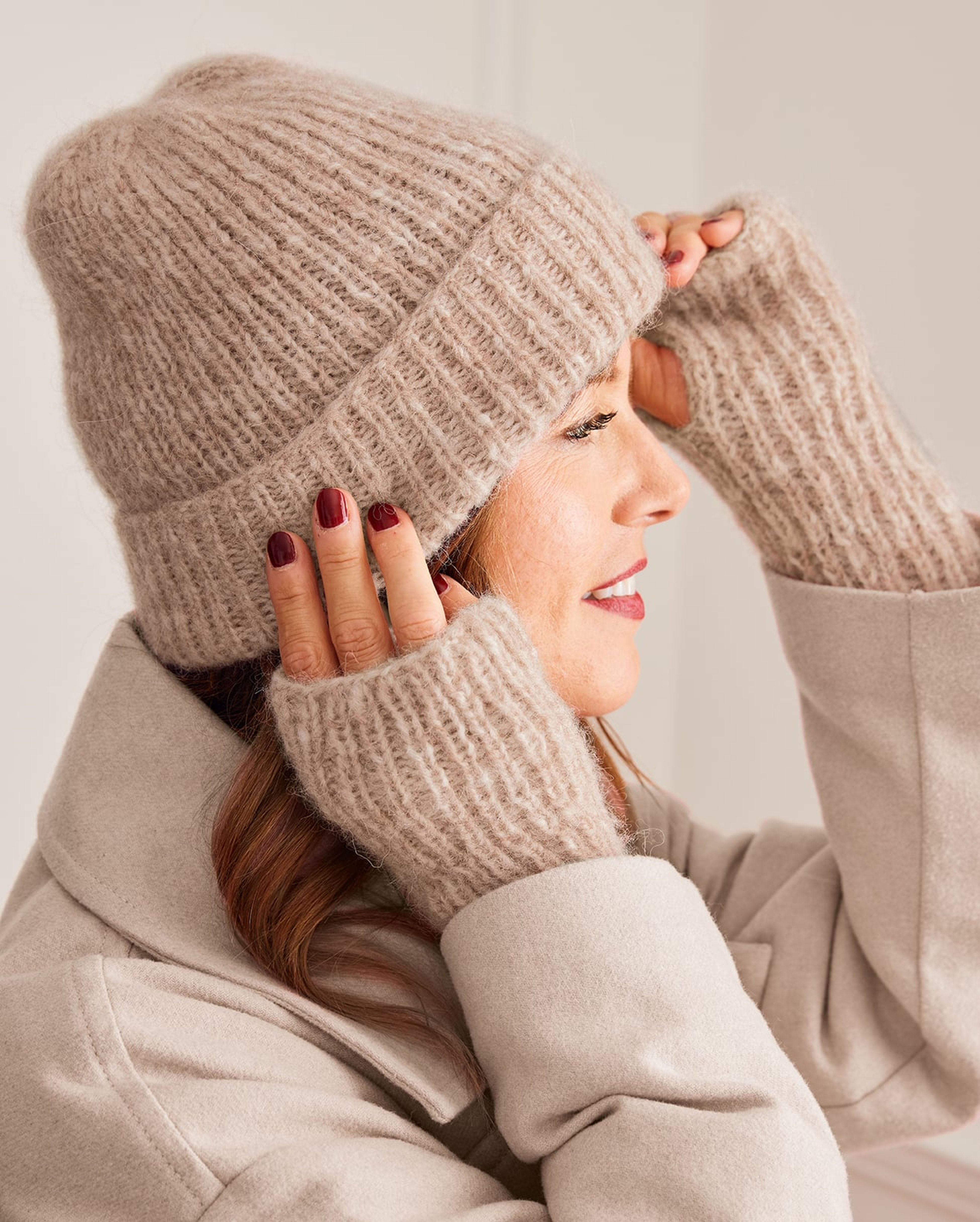 Kit Tricot Bonnet Et Mitaines Stéphaline