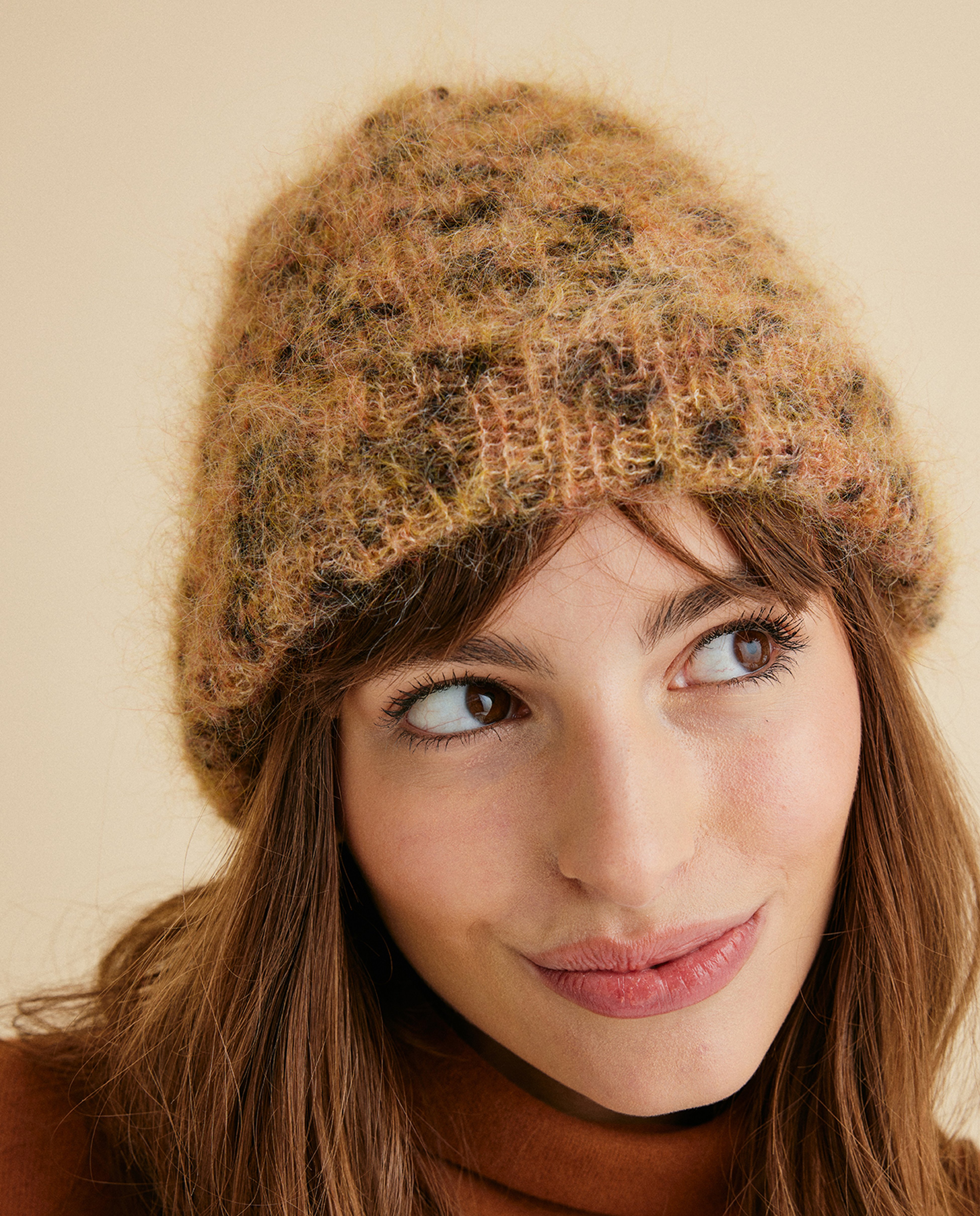 Women's Knitting Kit Leo Beanie