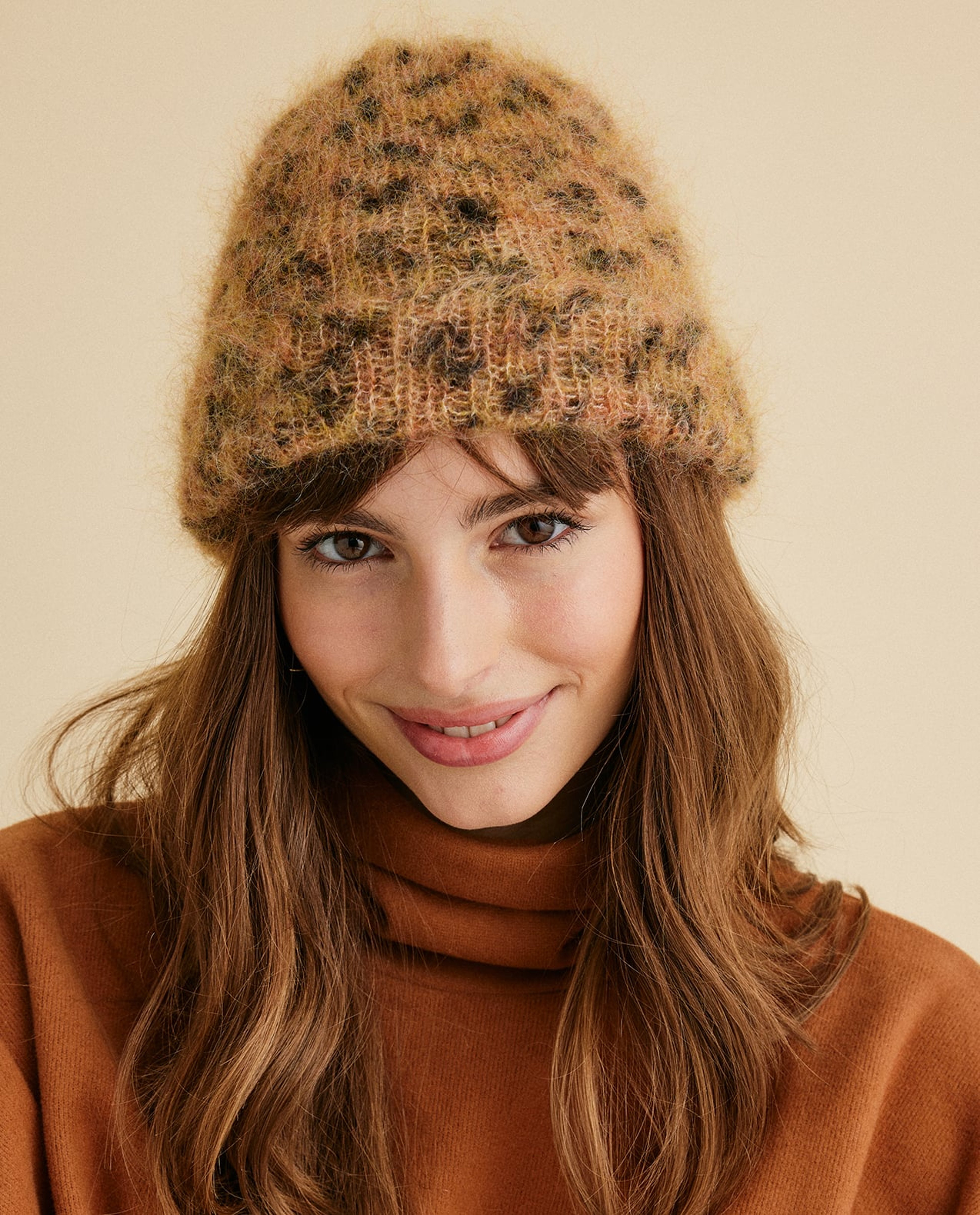 Women's Knitting Kit Leo Beanie