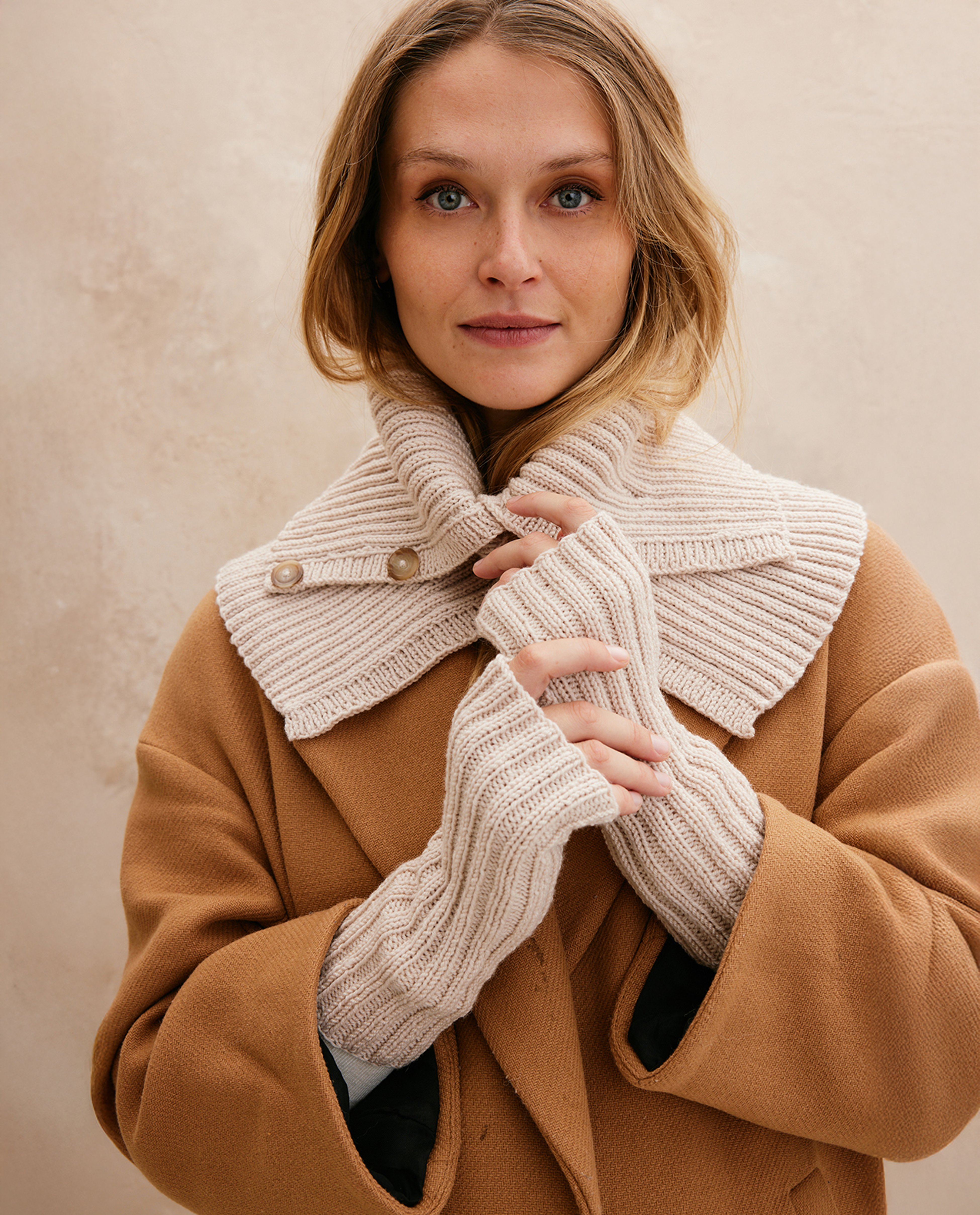 Kit Tricot Col Et Mitaines Tania