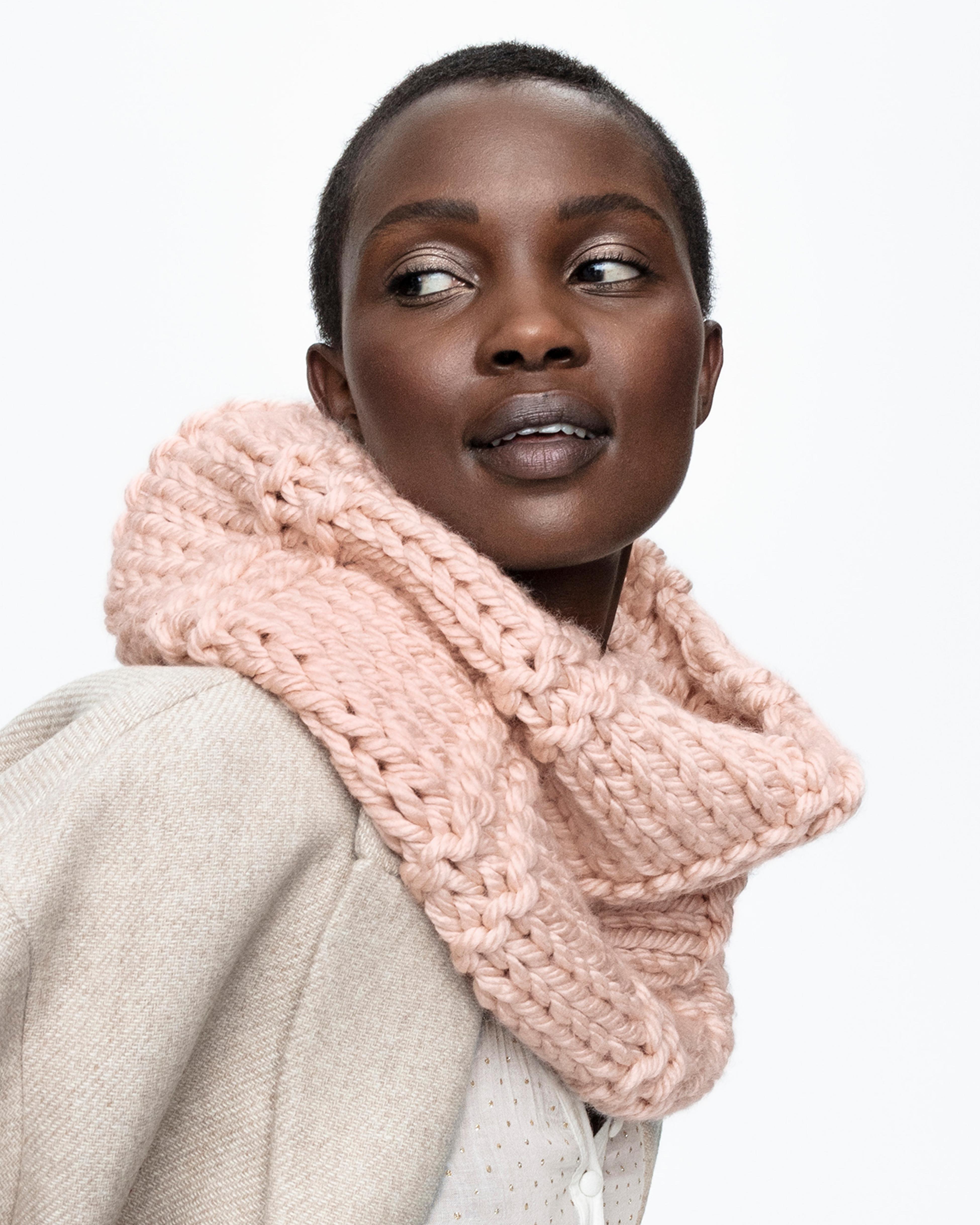 Talhia Women's Snood Pattern