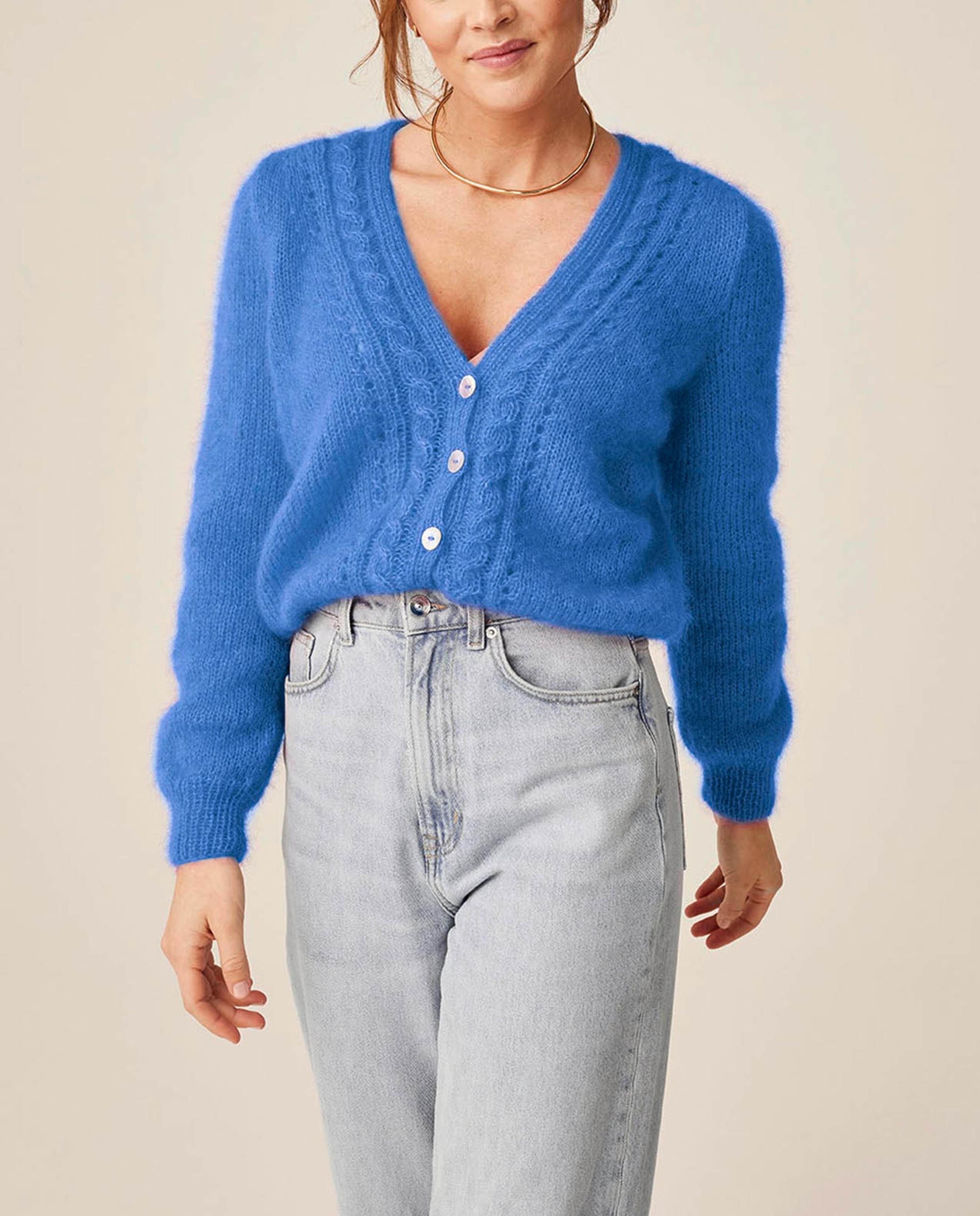 Ernest Women's Cardigan Model